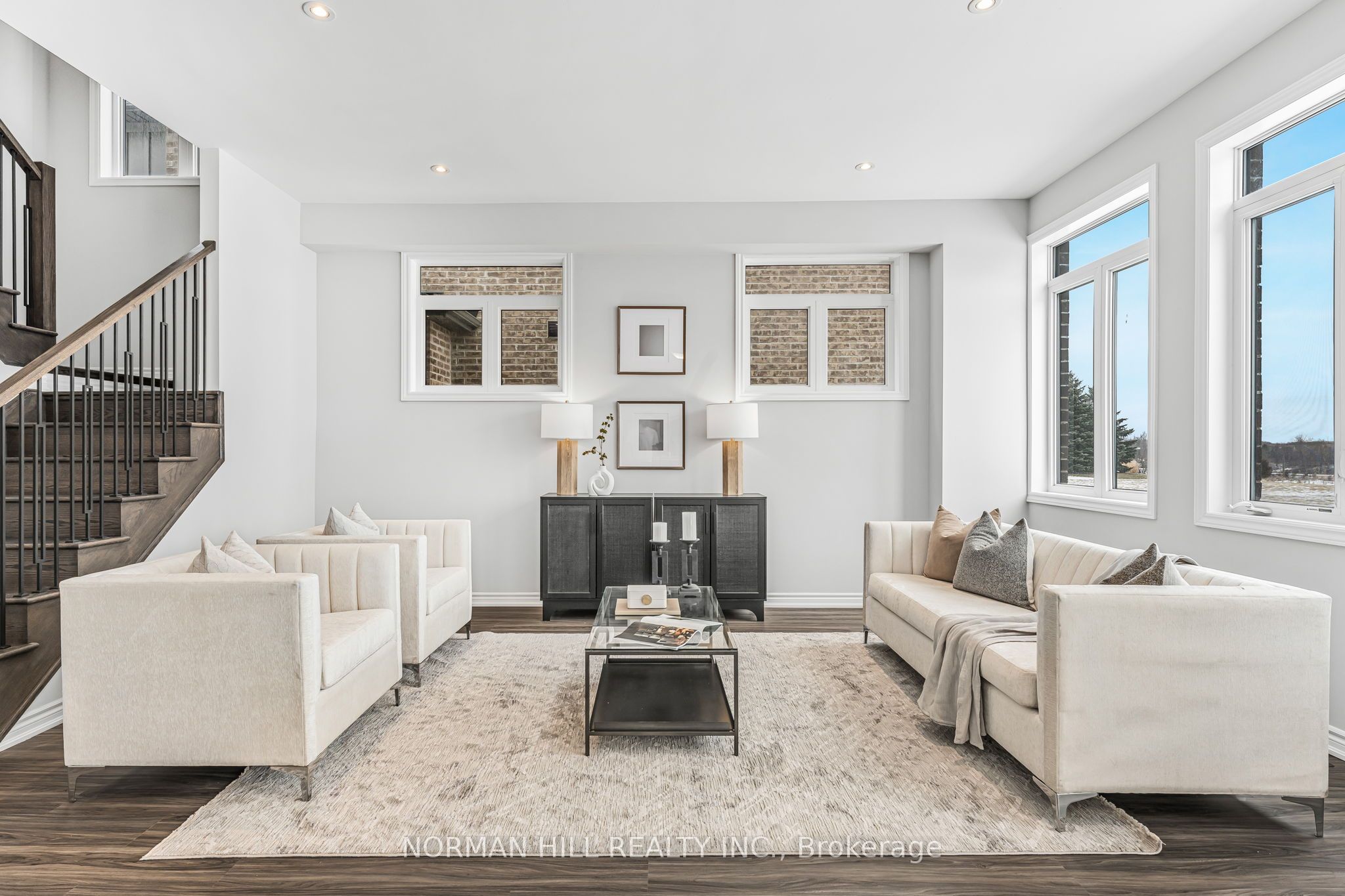 704 Daimler Parkway Property Photo 8