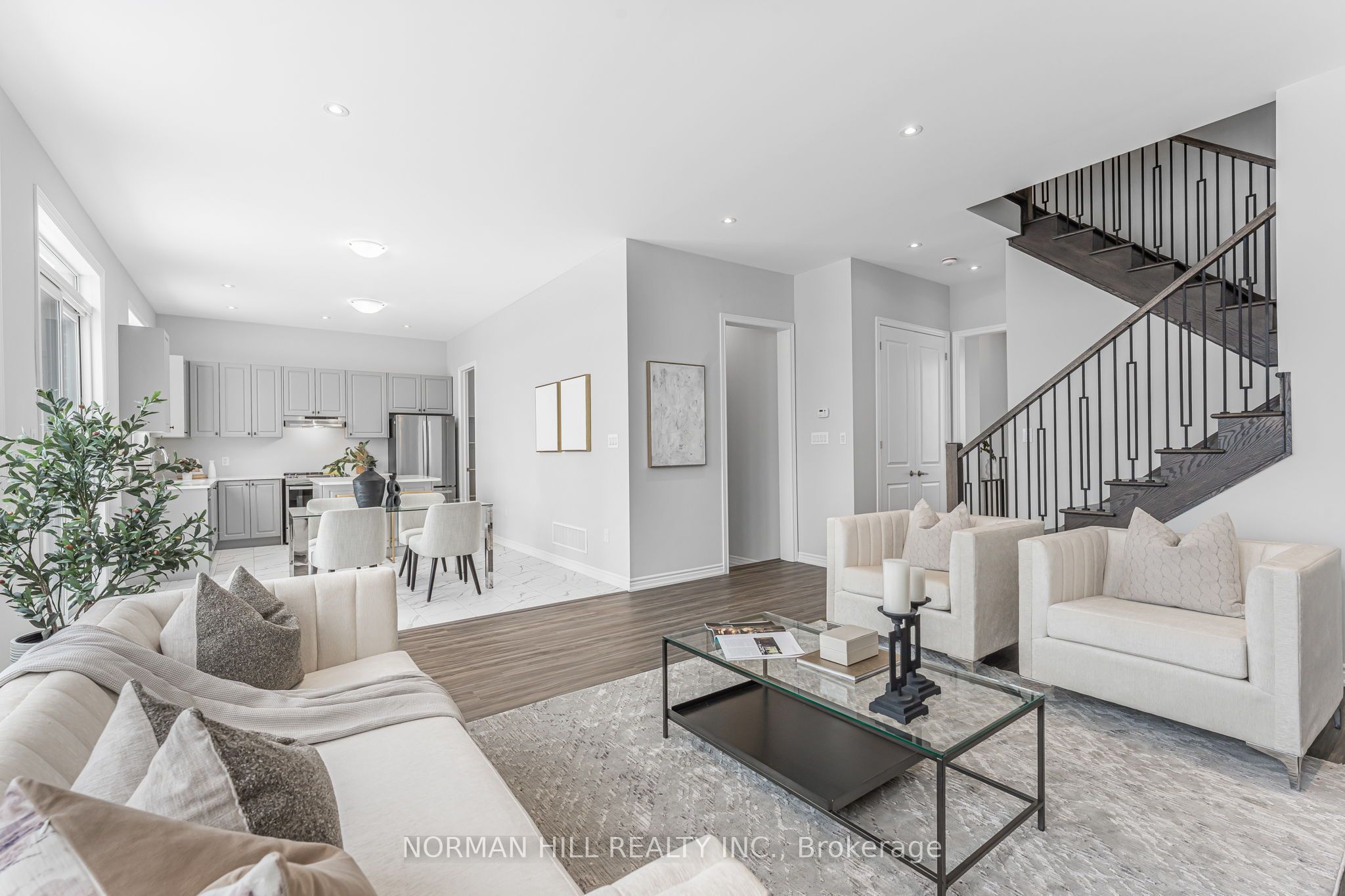 704 Daimler Parkway Property Photo 9