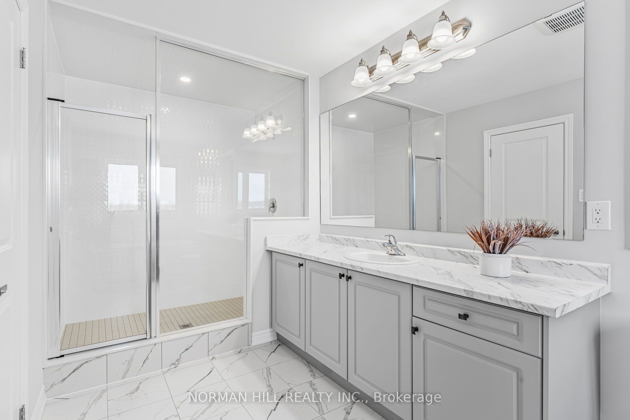 704 Daimler Parkway Property Photo 20