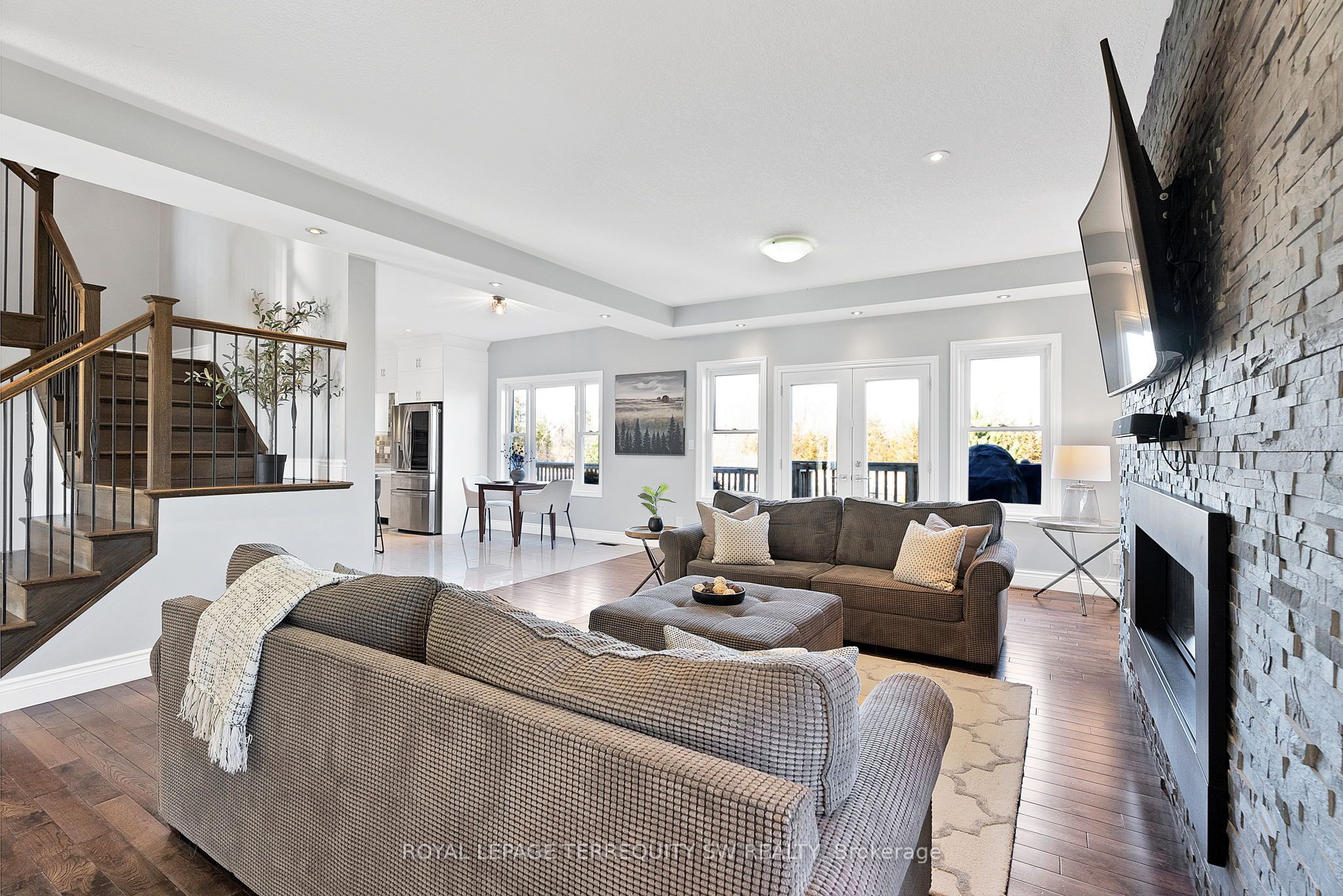 2299 Blessington Road Property Photo 16