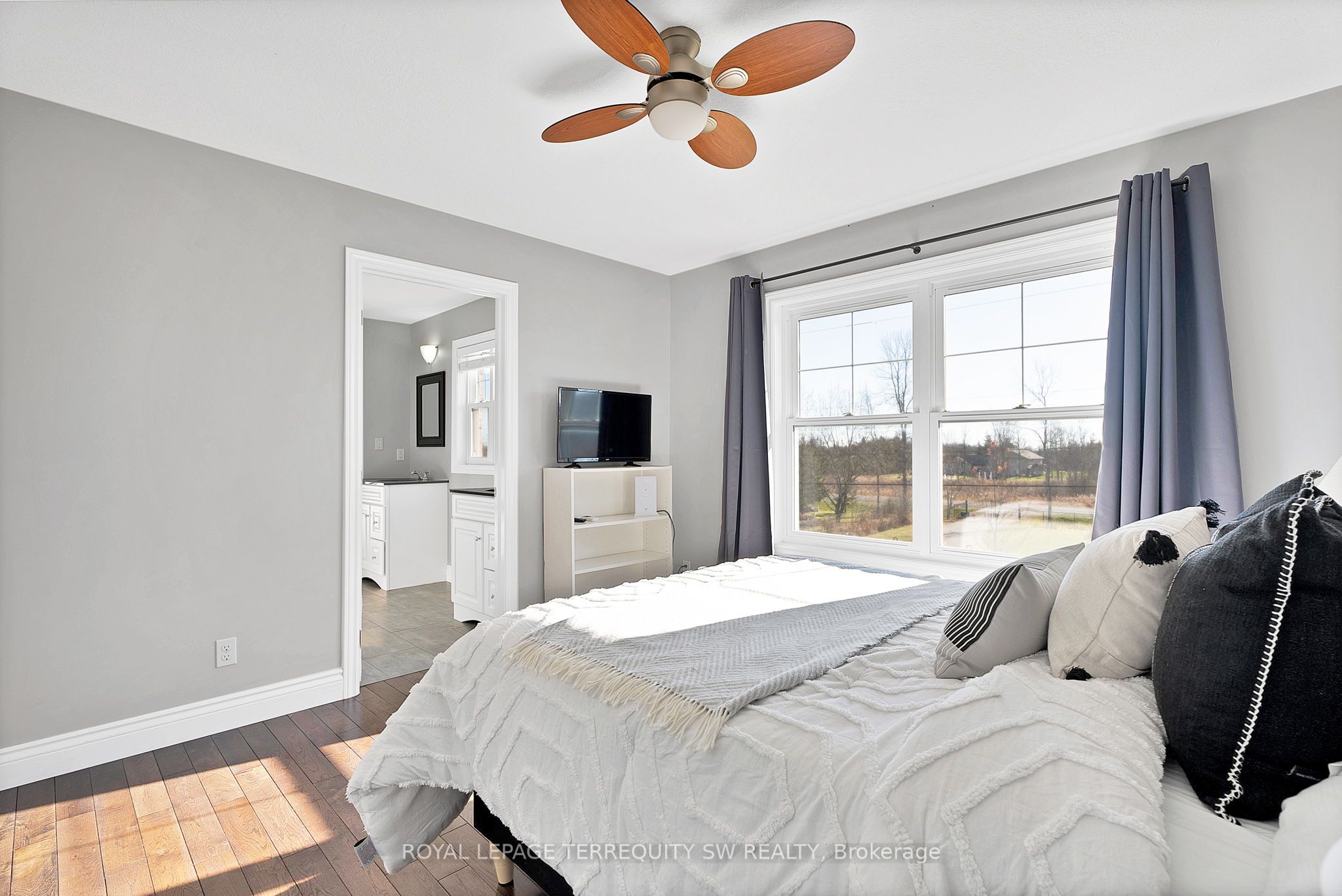 2299 Blessington Road Property Photo 22