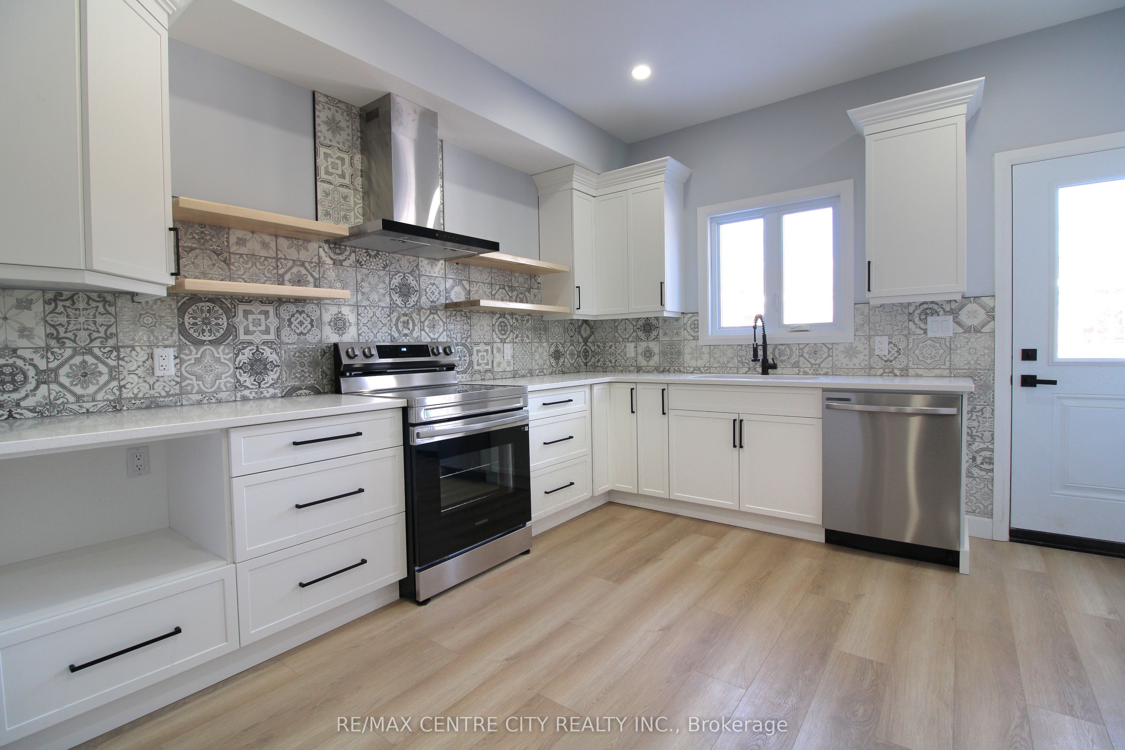 126 Price Street Property Photo 5