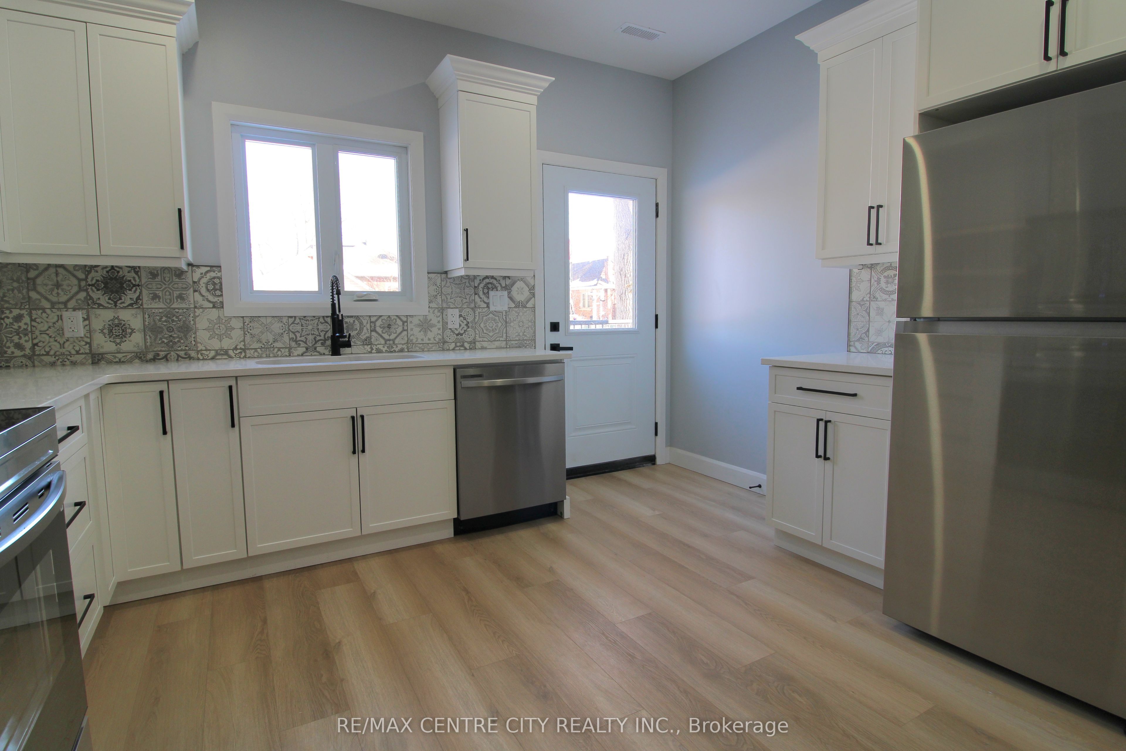 126 Price Street Property Photo 6