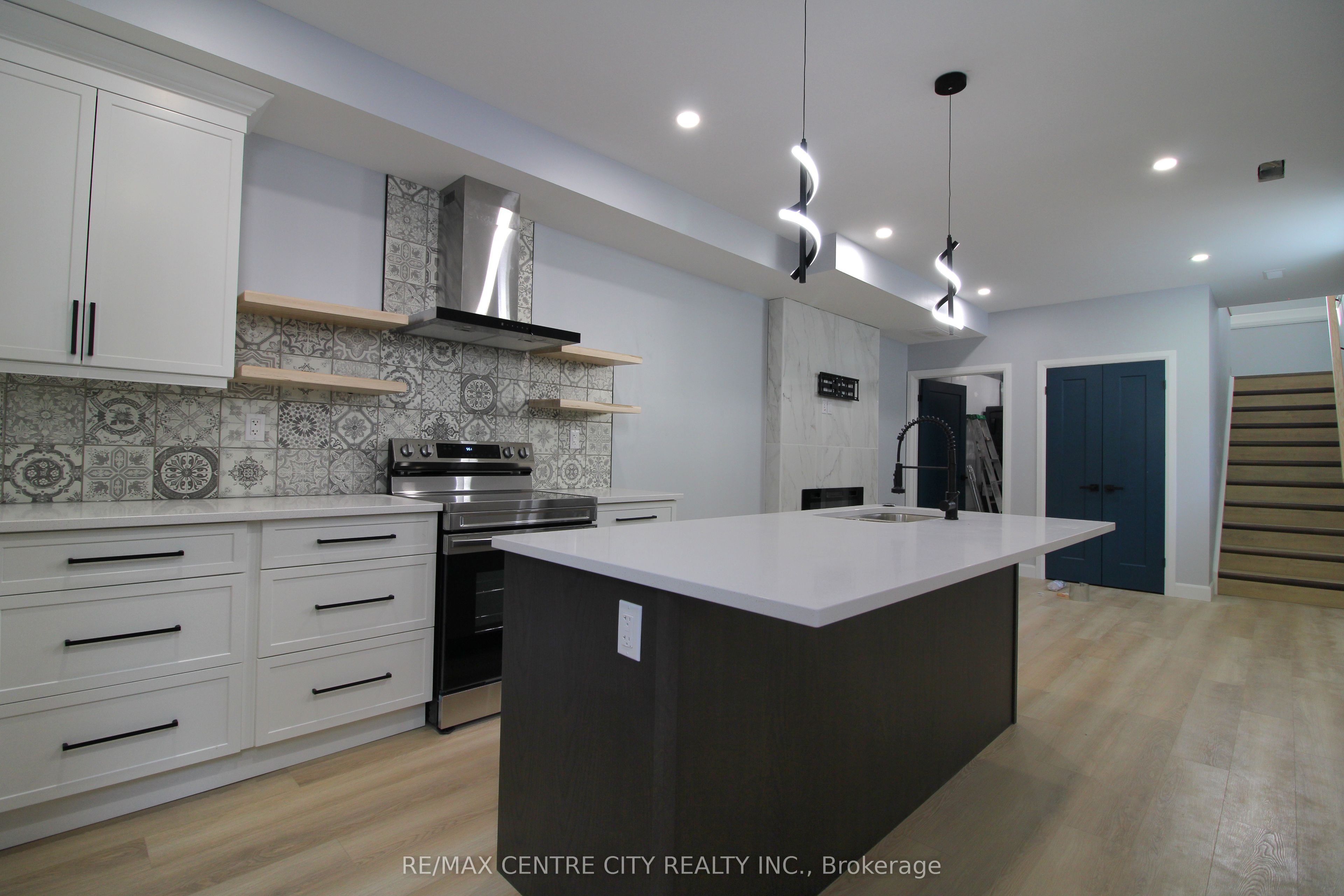 126 Price Street Property Photo 38