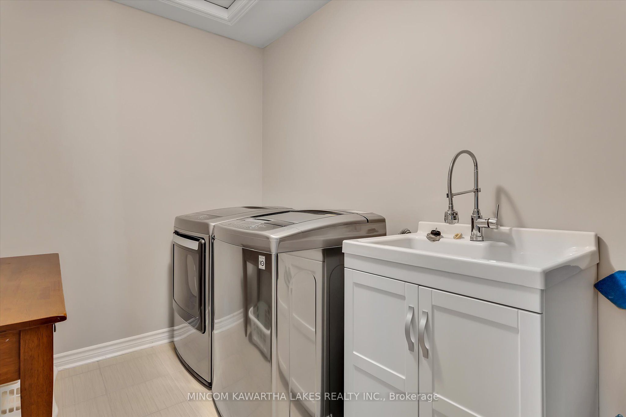 25 Maguire Street Property Photo 27