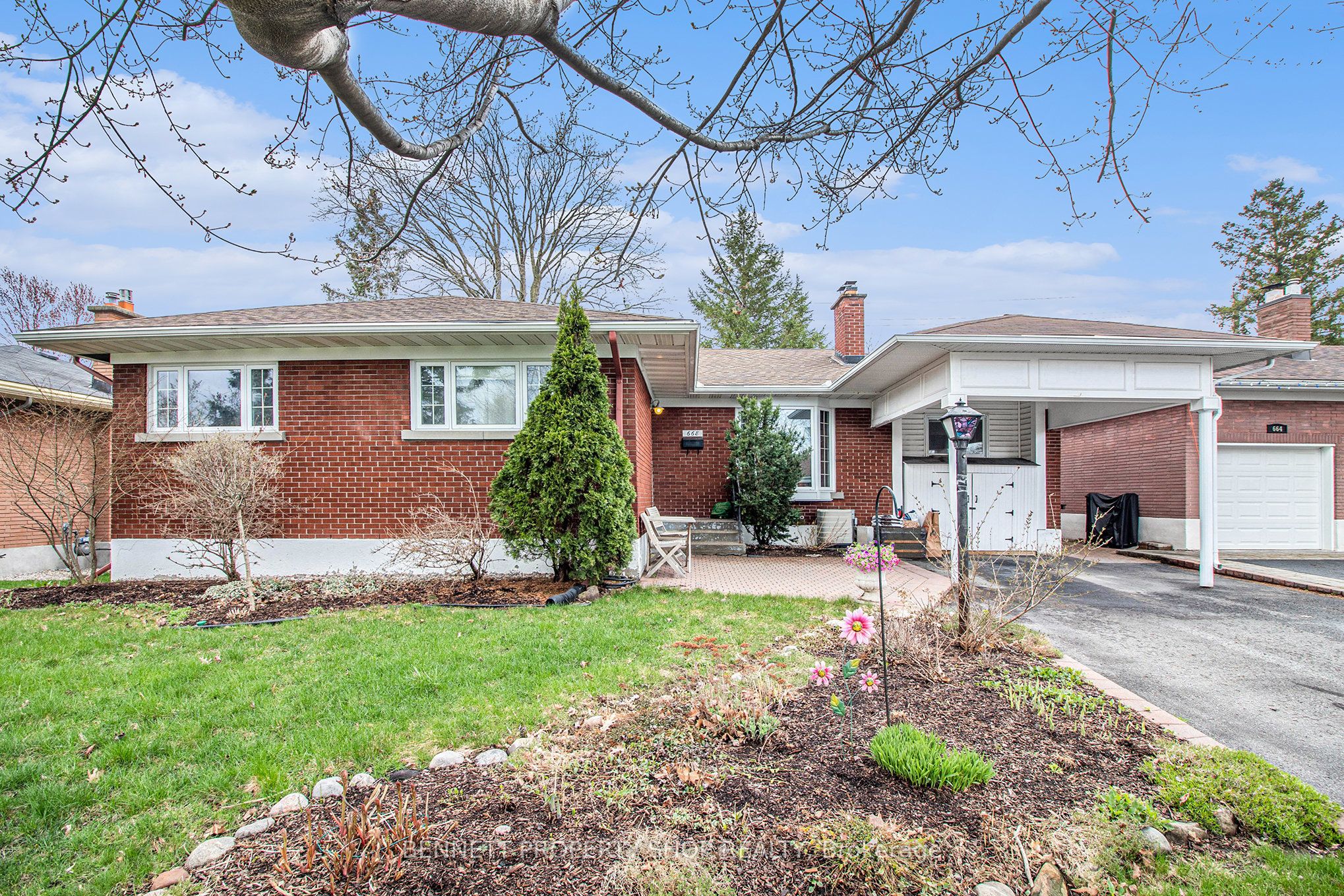 668 Chapman Boulevard Property Photo