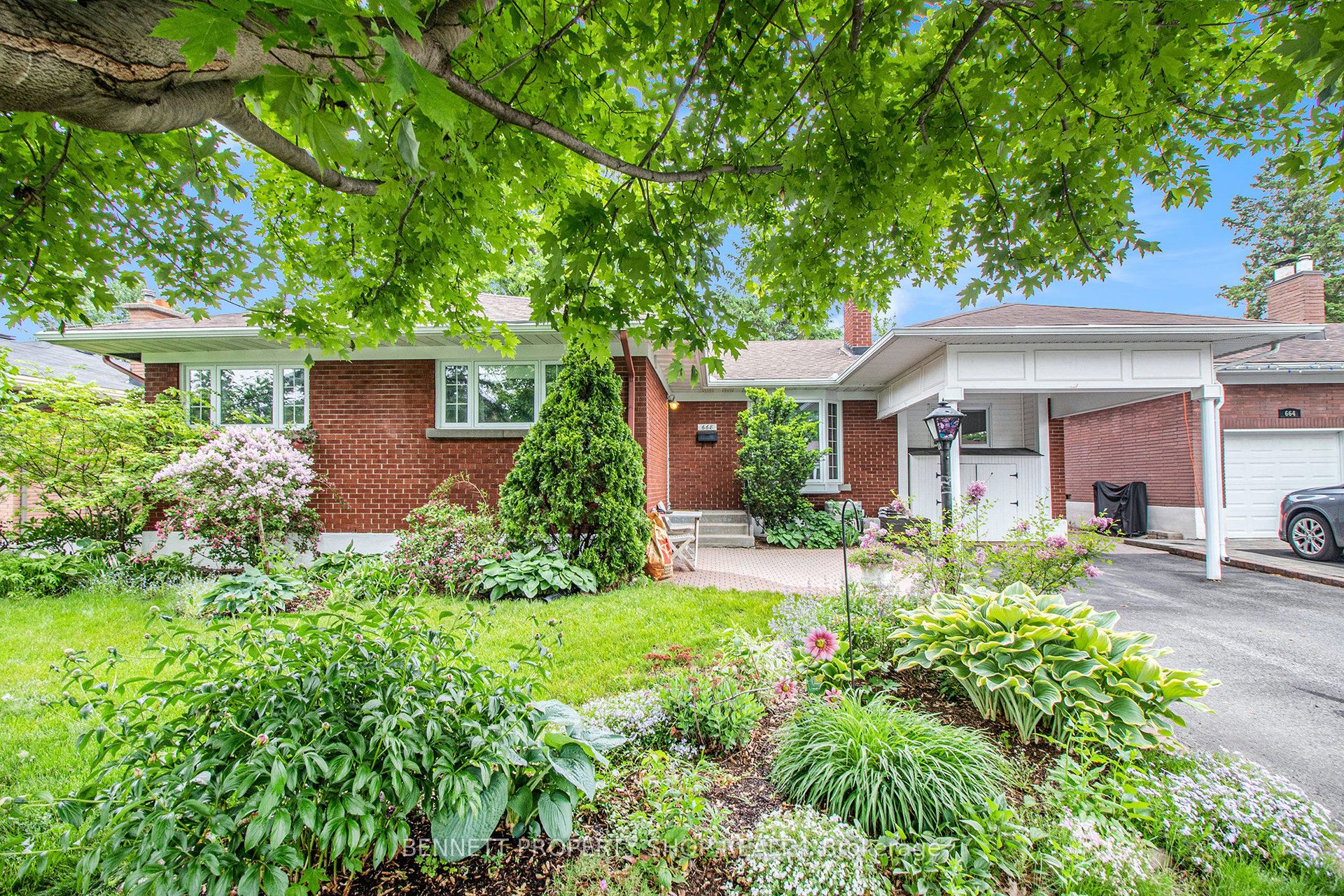 668 Chapman Boulevard Property Photo 1