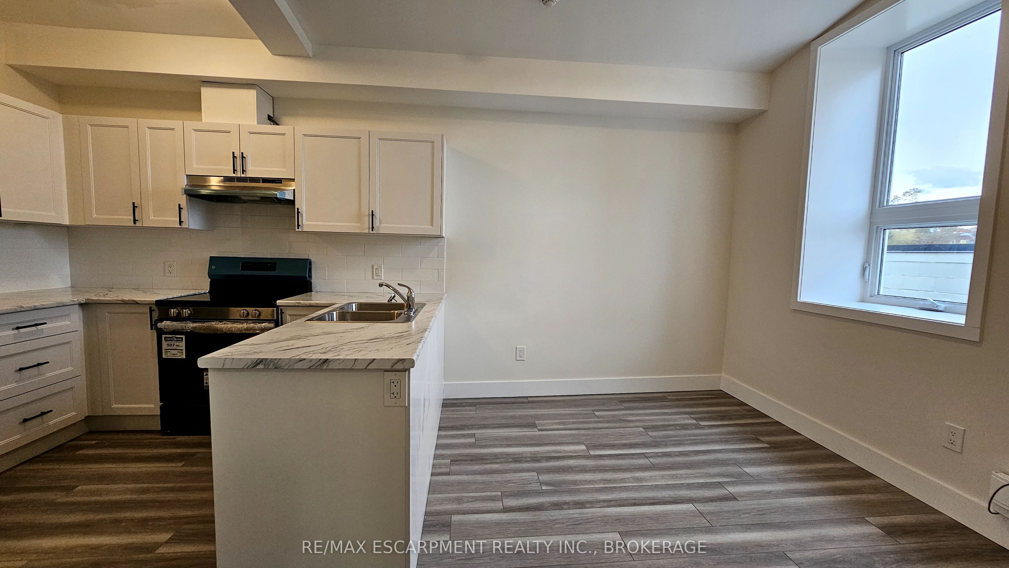 363 Front Street Property Photo 18