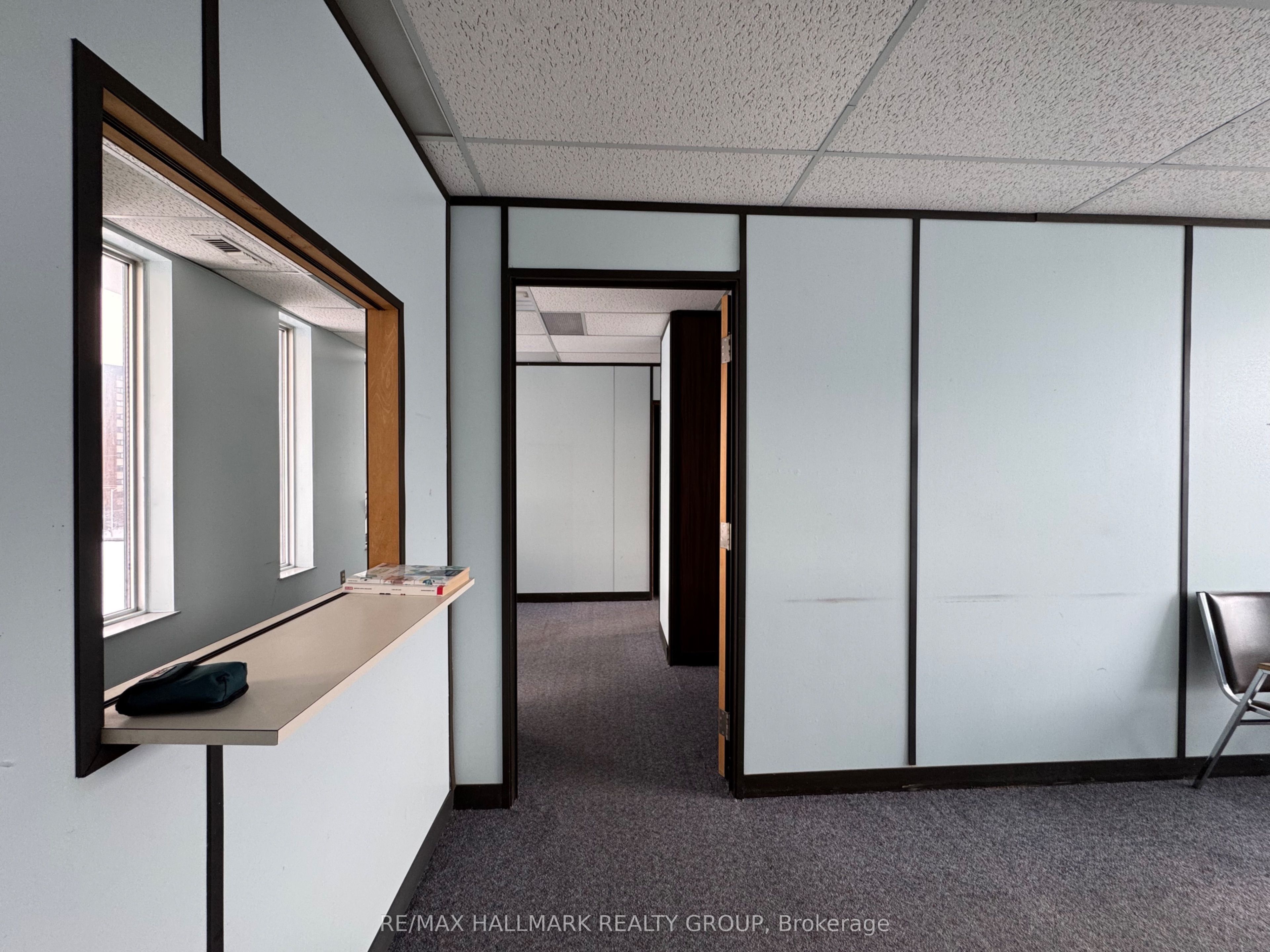 #301 - 3029 Carling Avenue Property Photo 7