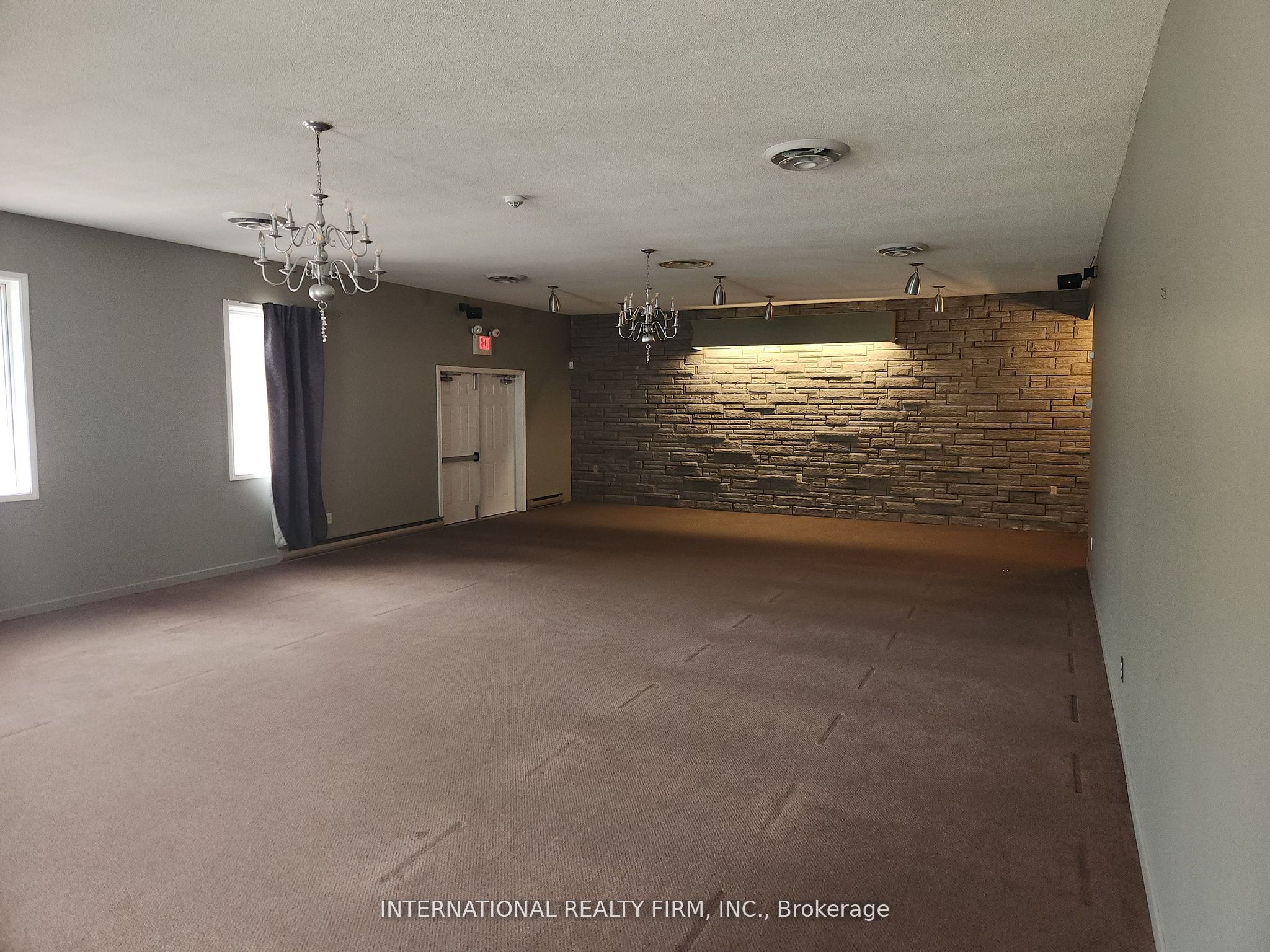 1309 King Street Property Photo 7