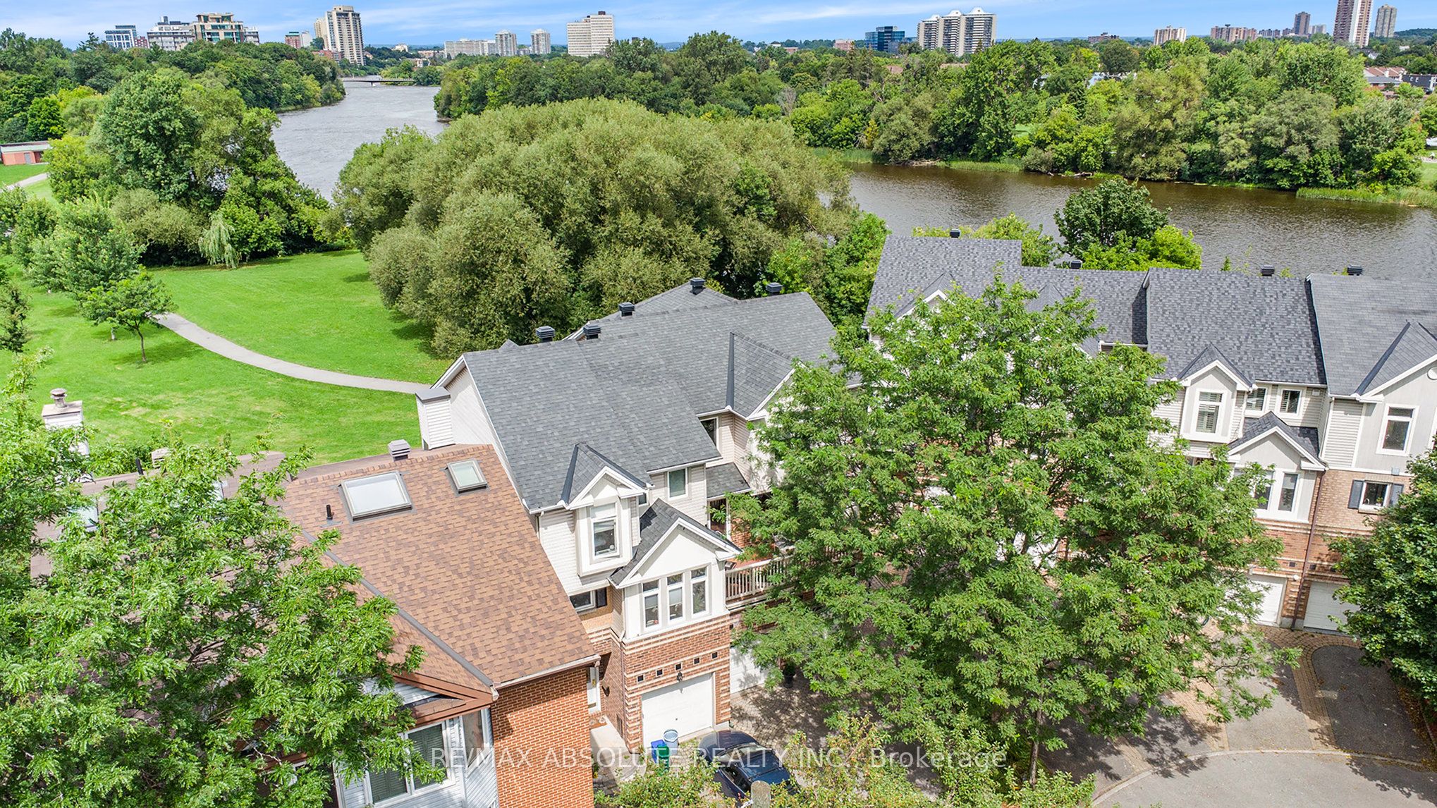 47 Robinson Avenue Property Photo