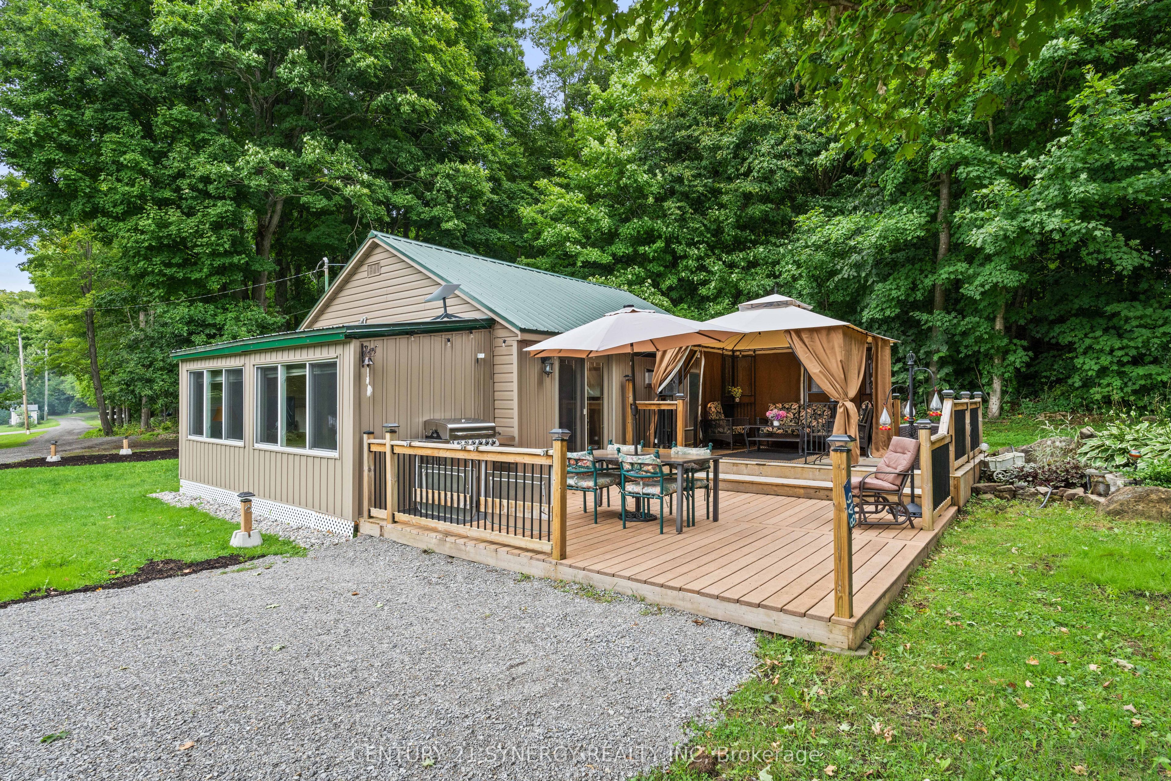 846 Ub8 Road Property Photo 4