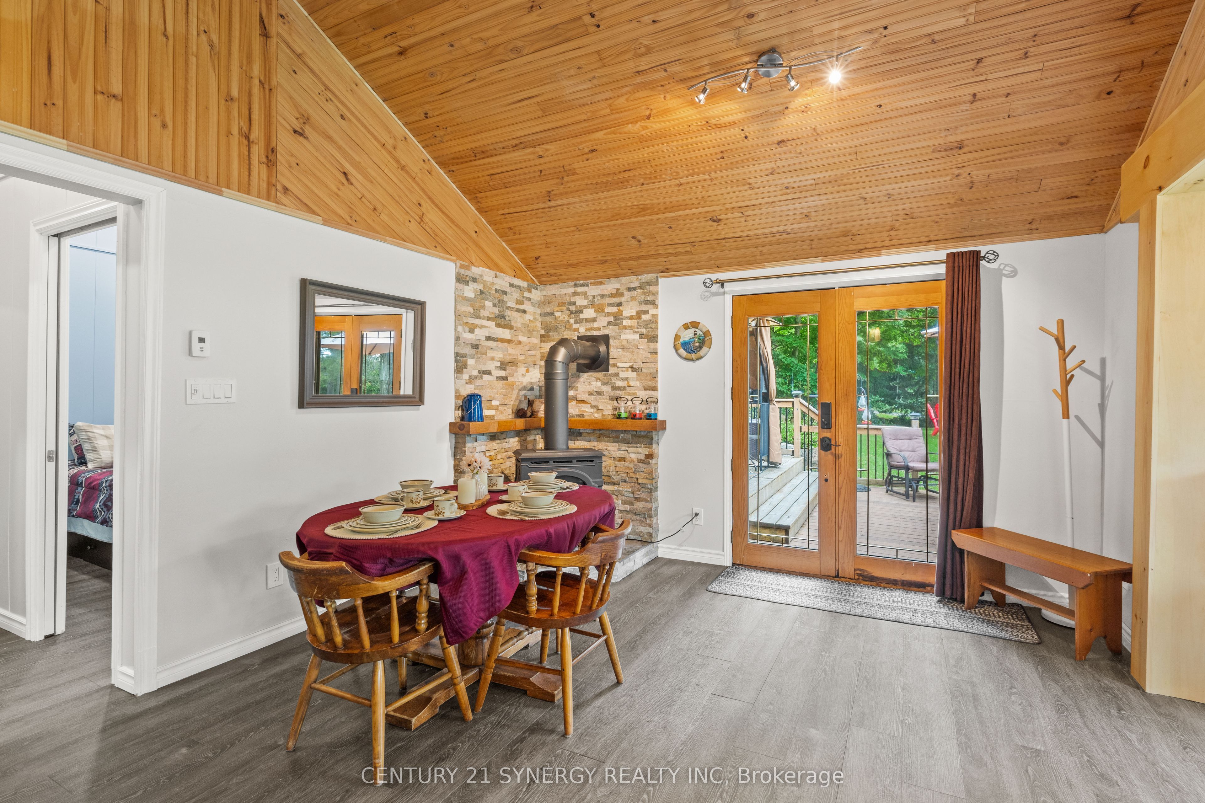 846 Ub8 Road Property Photo 18