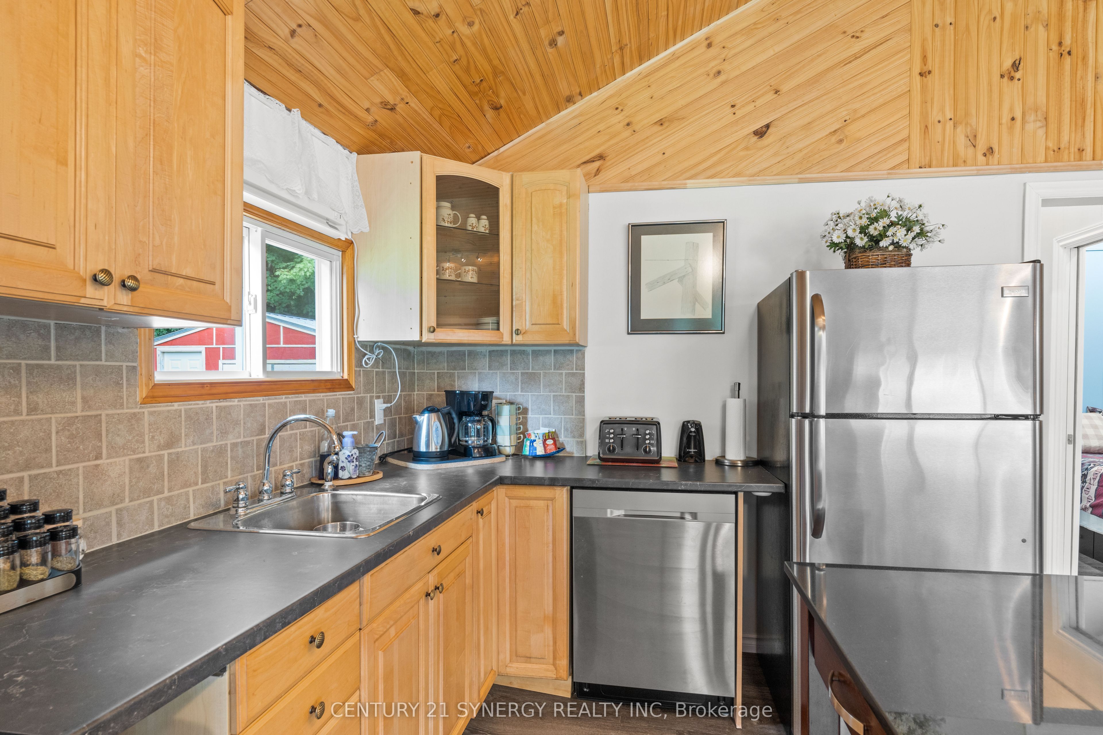 846 Ub8 Road Property Photo 26