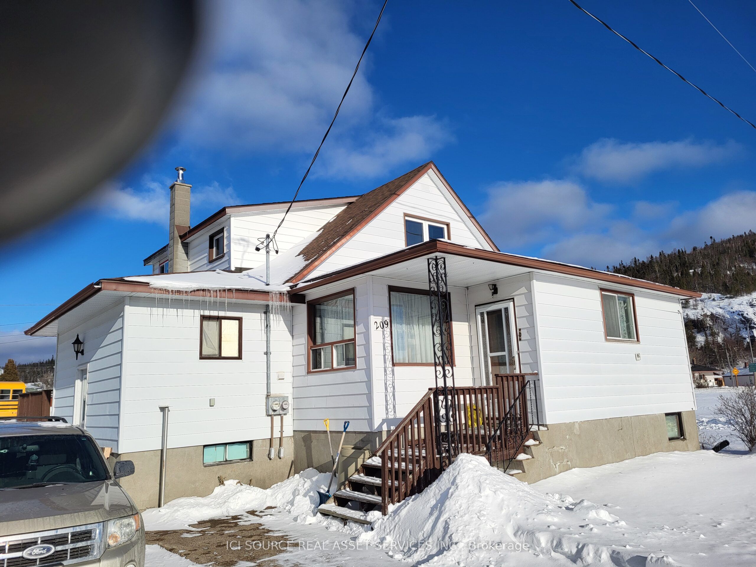 209 Walker St Property Photo