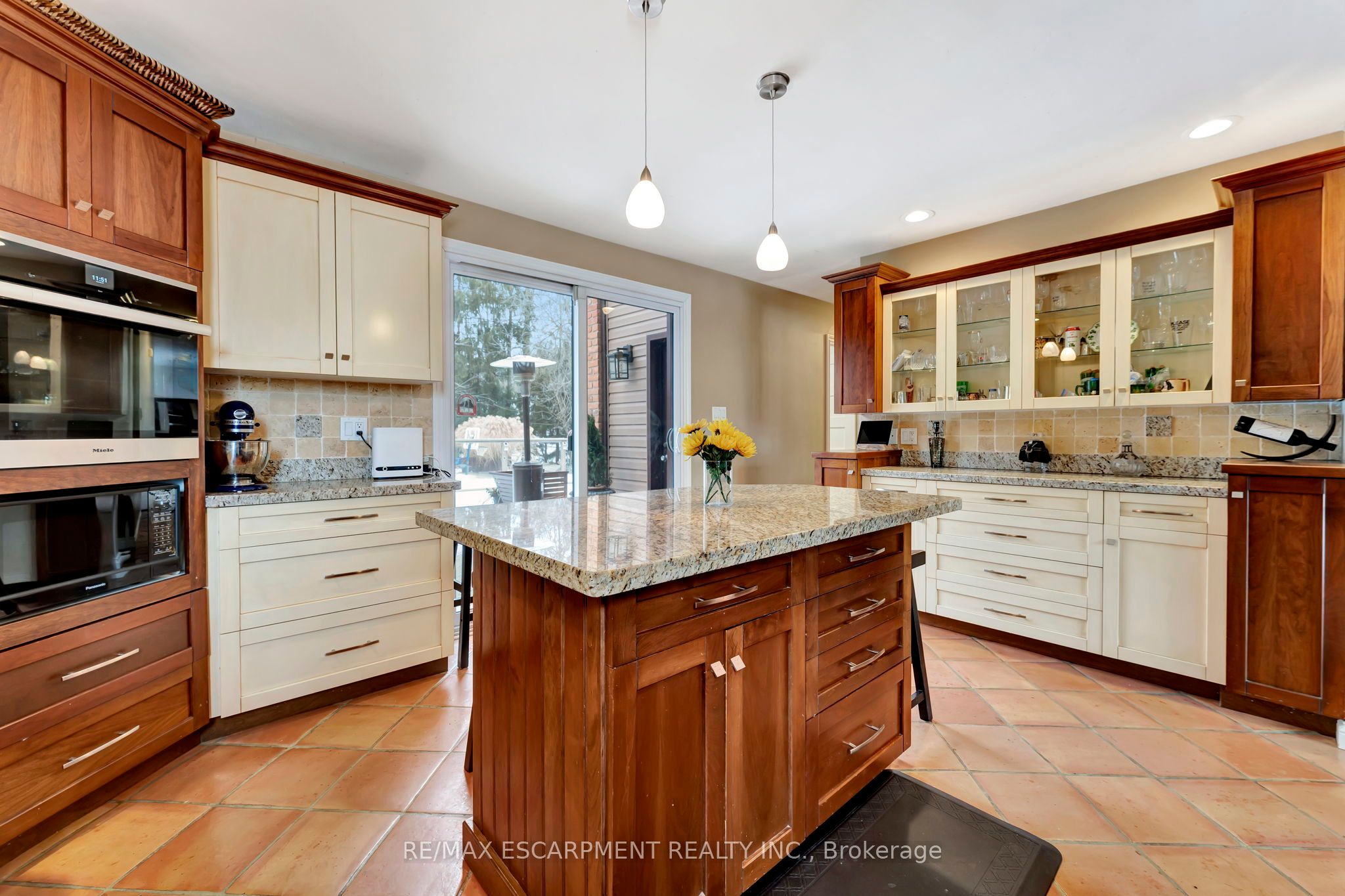 101 Hillcrest Avenue Property Photo 10