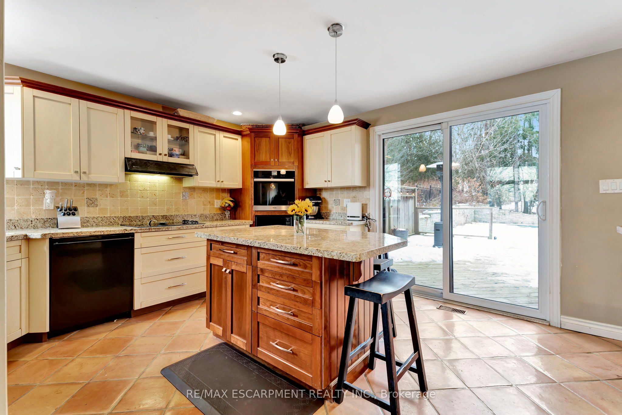 101 Hillcrest Avenue Property Photo 11