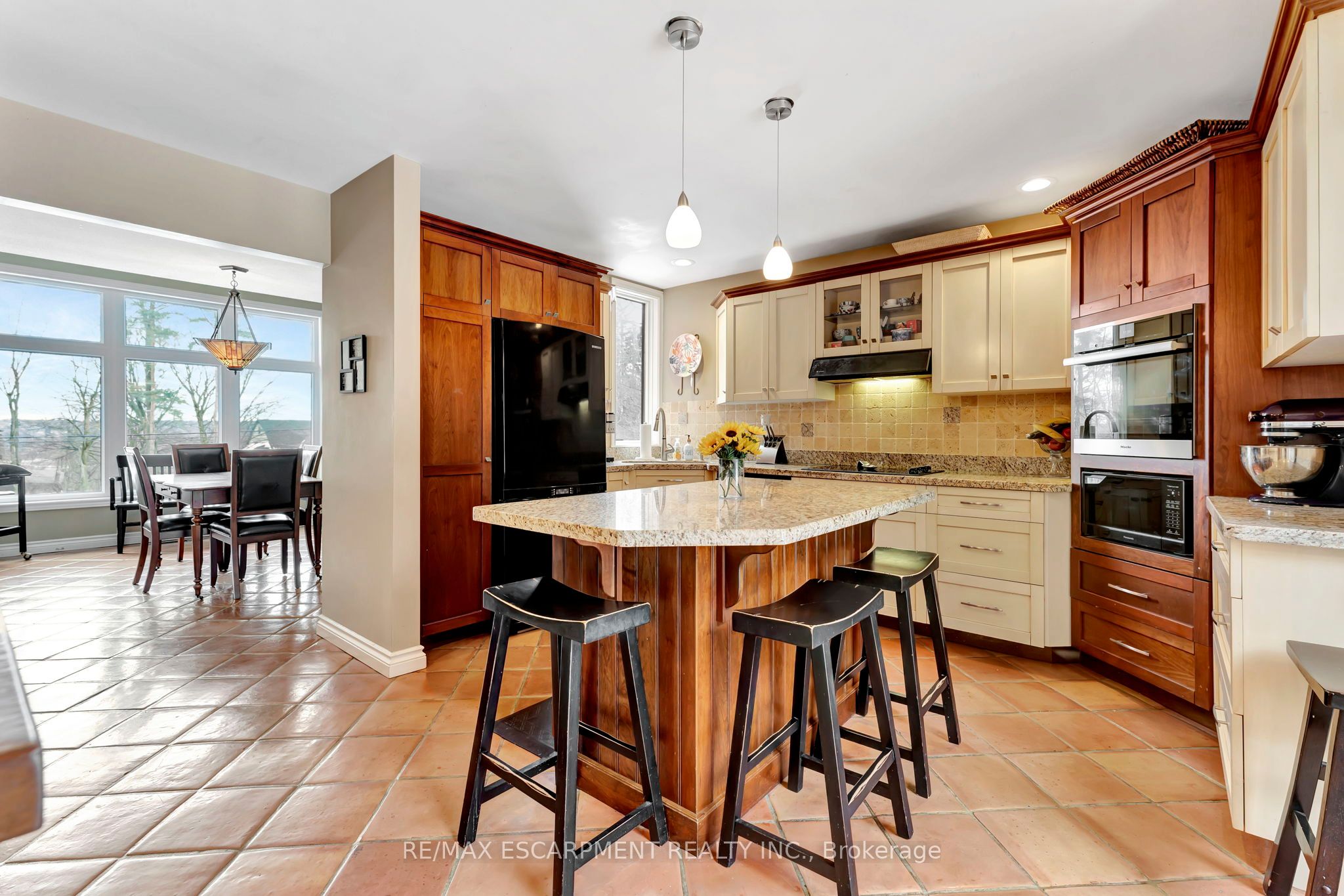 101 Hillcrest Avenue Property Photo 12