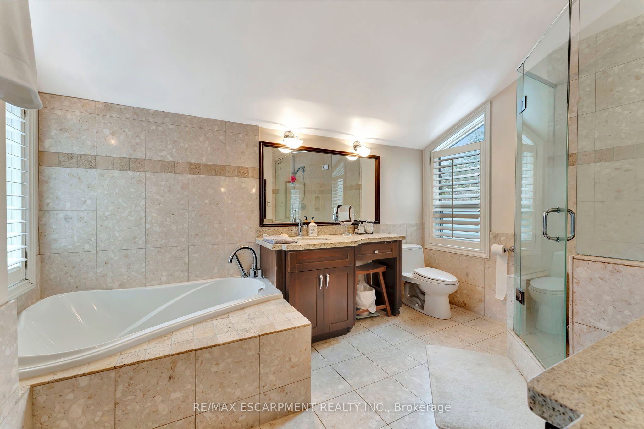 101 Hillcrest Avenue Property Photo 27