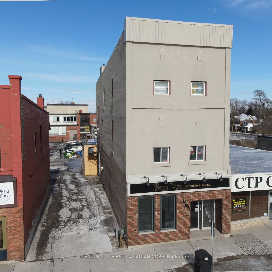703 Talbot St Property Photo