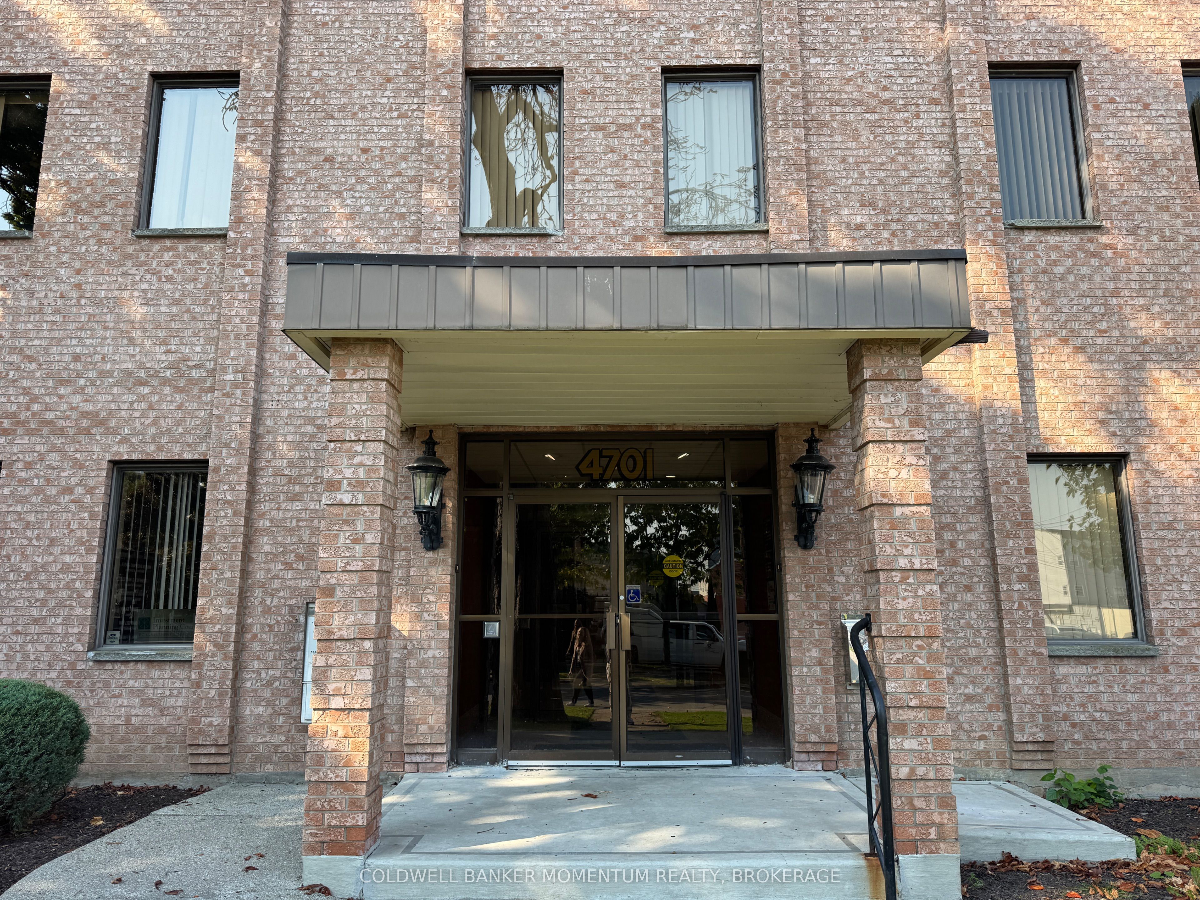 #102 - 4701 St Clair Avenue Property Photo 2