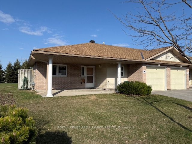 #10 - 15 Aldersgate Crescent Property Photo 2