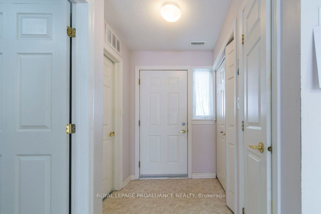 #10 - 15 Aldersgate Crescent Property Photo 4