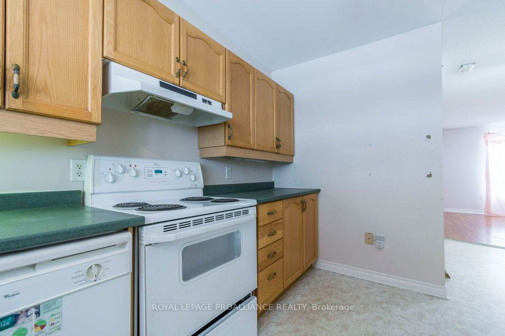 #10 - 15 Aldersgate Crescent Property Photo 7