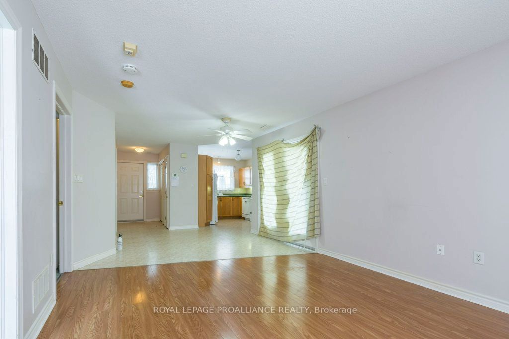 #10 - 15 Aldersgate Crescent Property Photo 10
