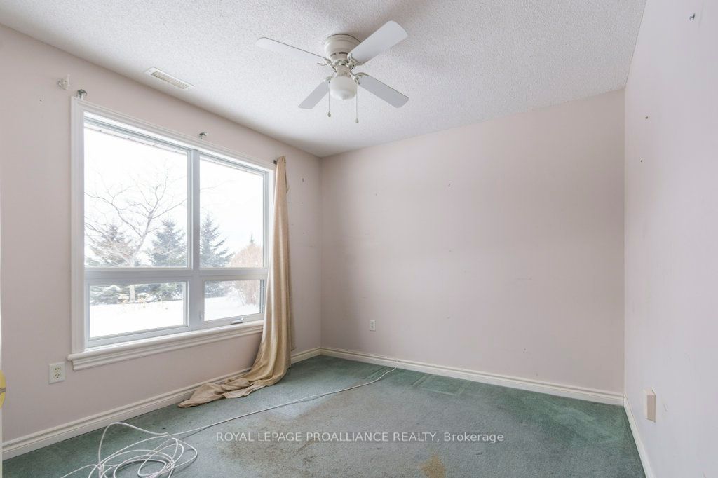 #10 - 15 Aldersgate Crescent Property Photo 11