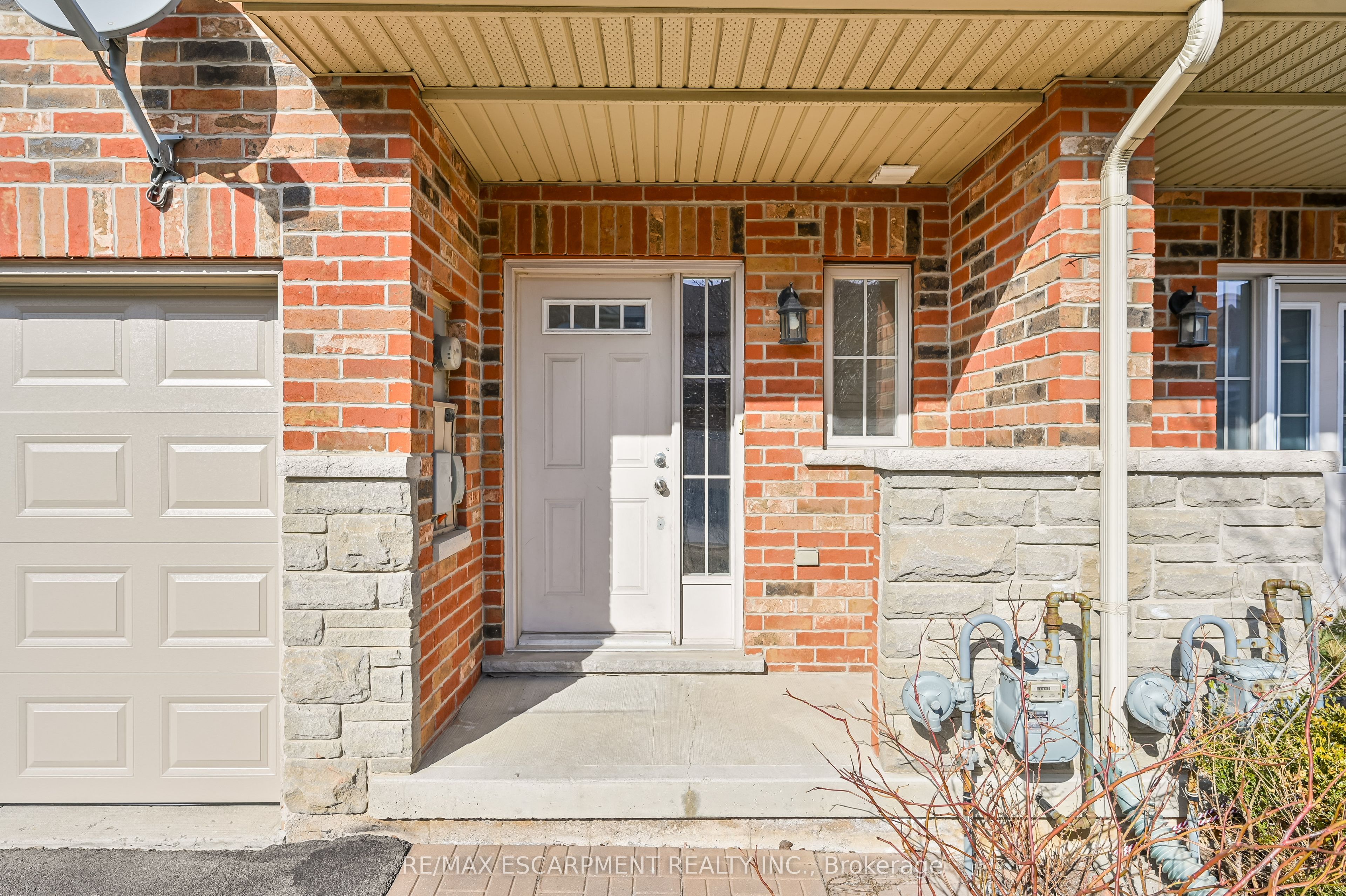 12 Marina Point Crescent Property Photo 4
