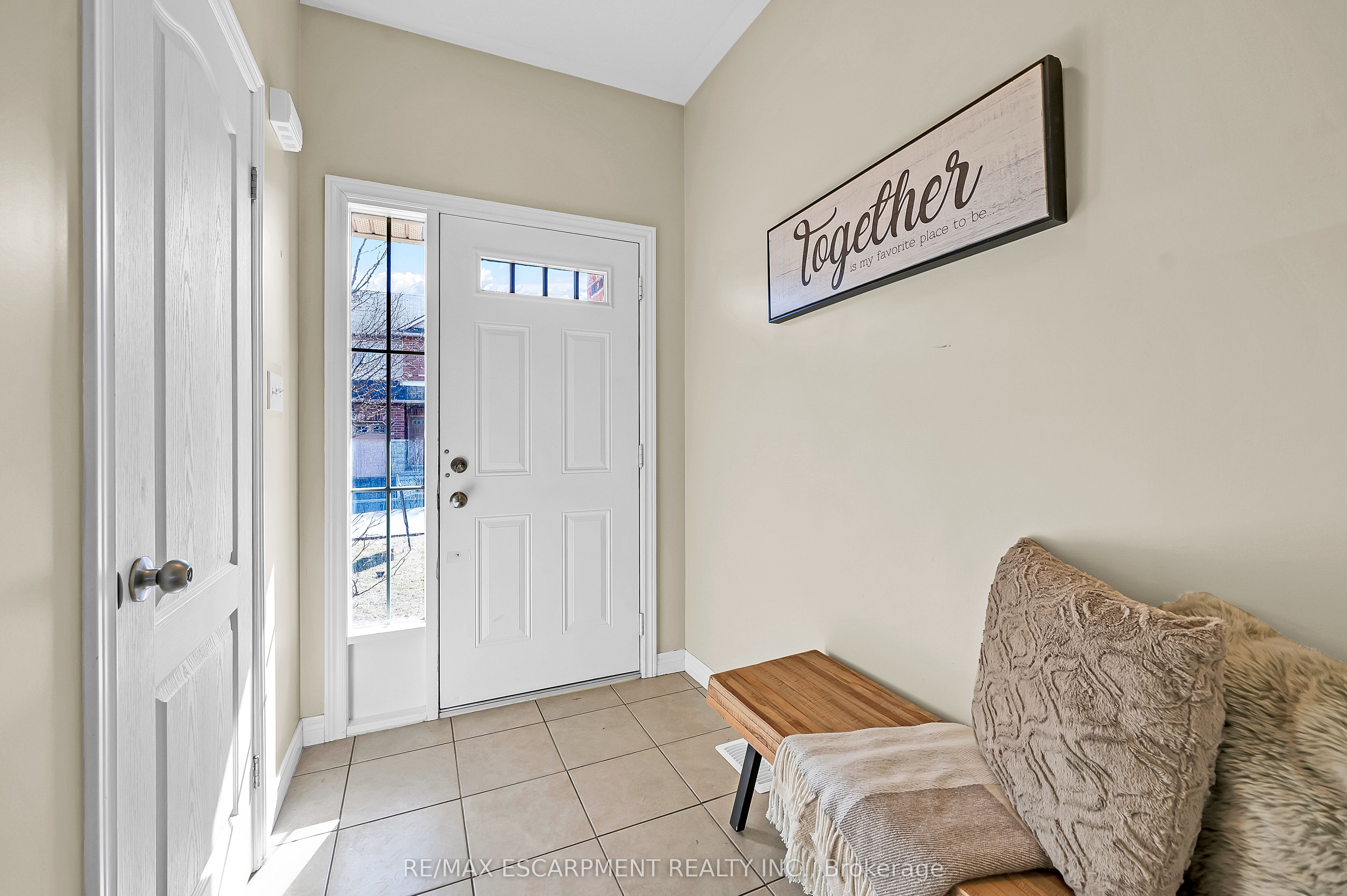 12 Marina Point Crescent Property Photo 6