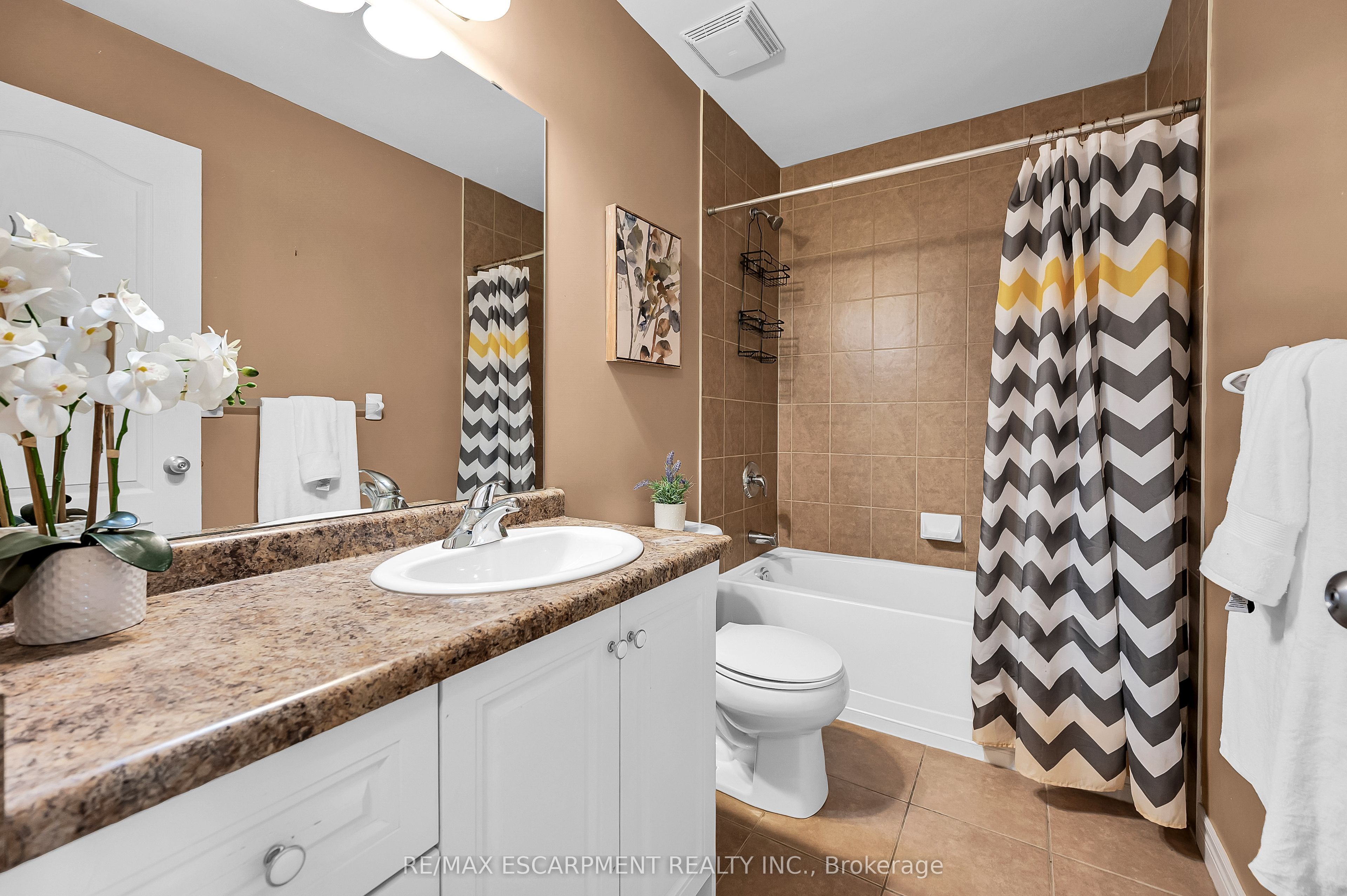 12 Marina Point Crescent Property Photo 34