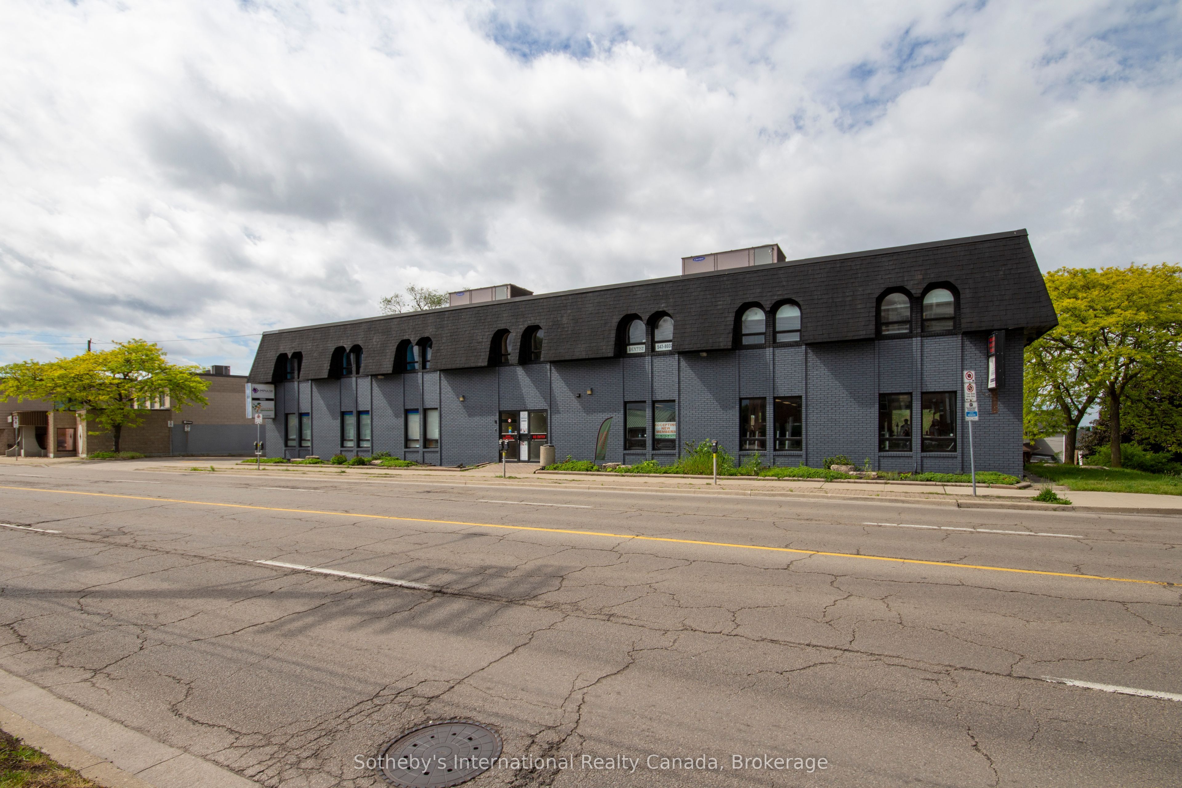 #b2 - 1955 King Street Property Photo 12