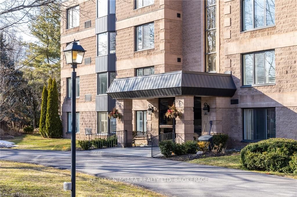 #403 - 61 Paffard Street Property Photo 1