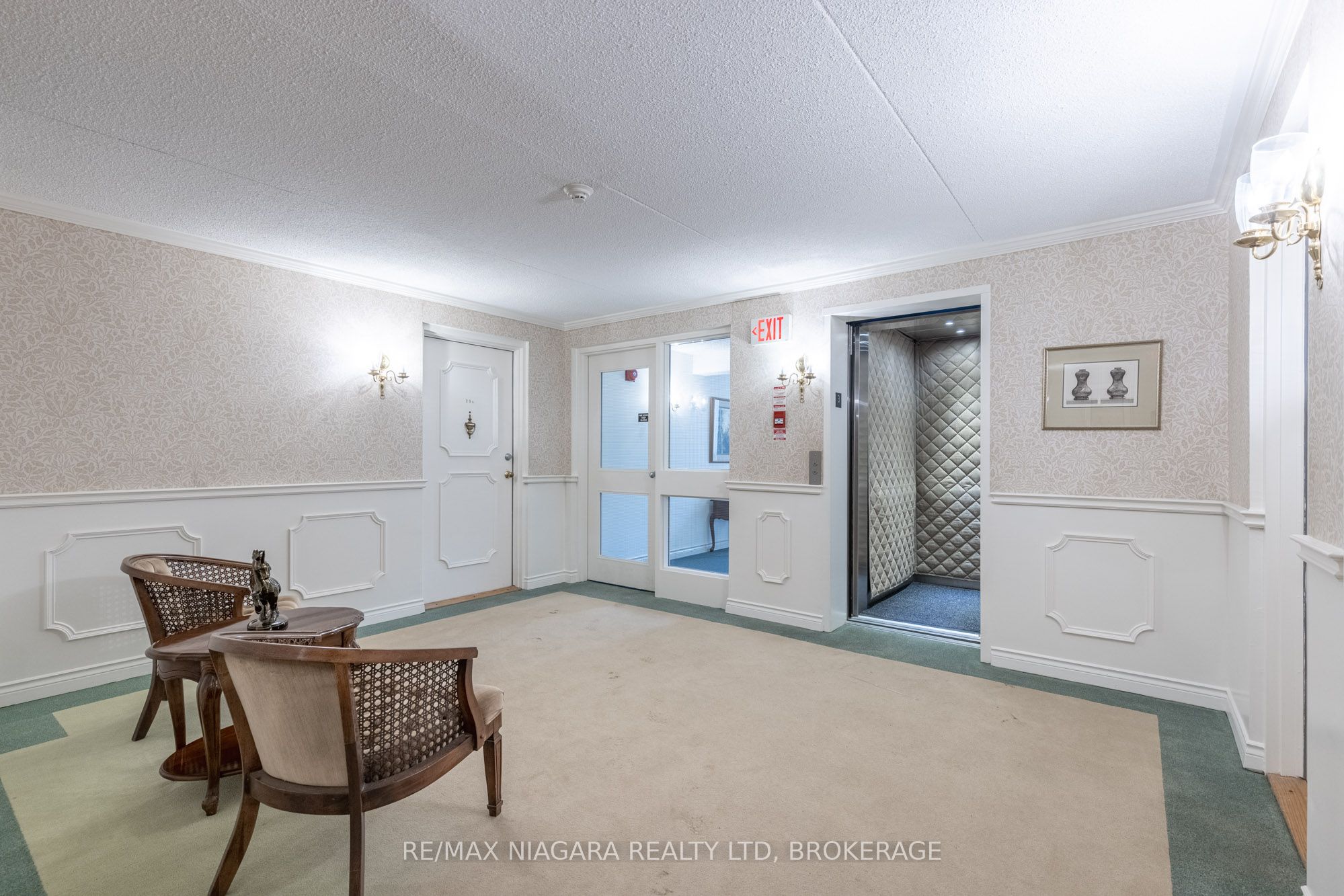 #403 - 61 Paffard Street Property Photo 6