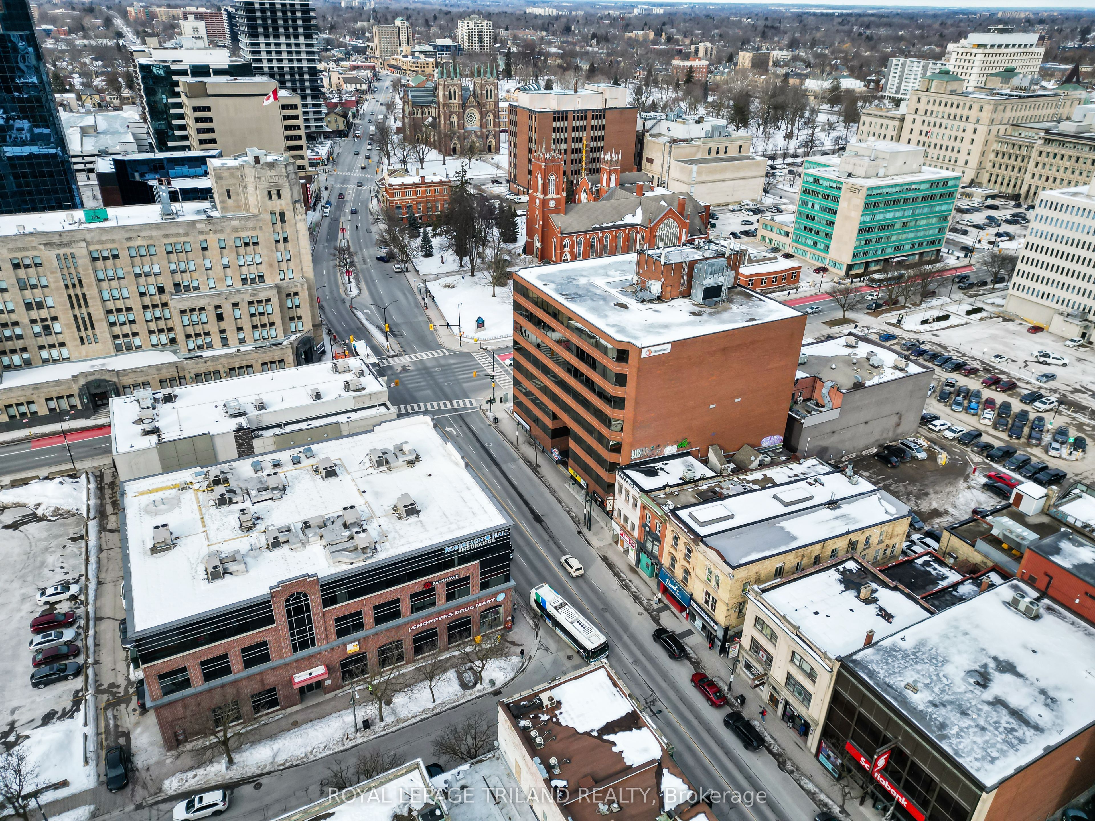 425 Richmond Street Property Photo 6