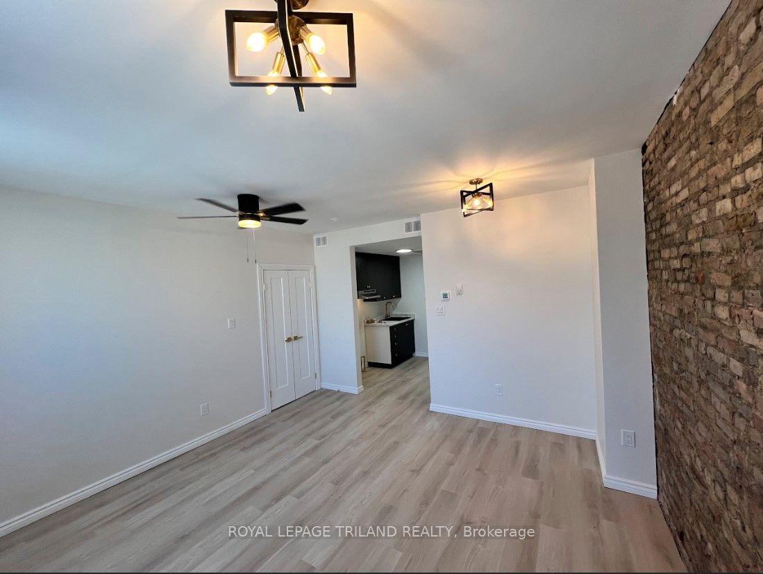 425 Richmond Street Property Photo 12