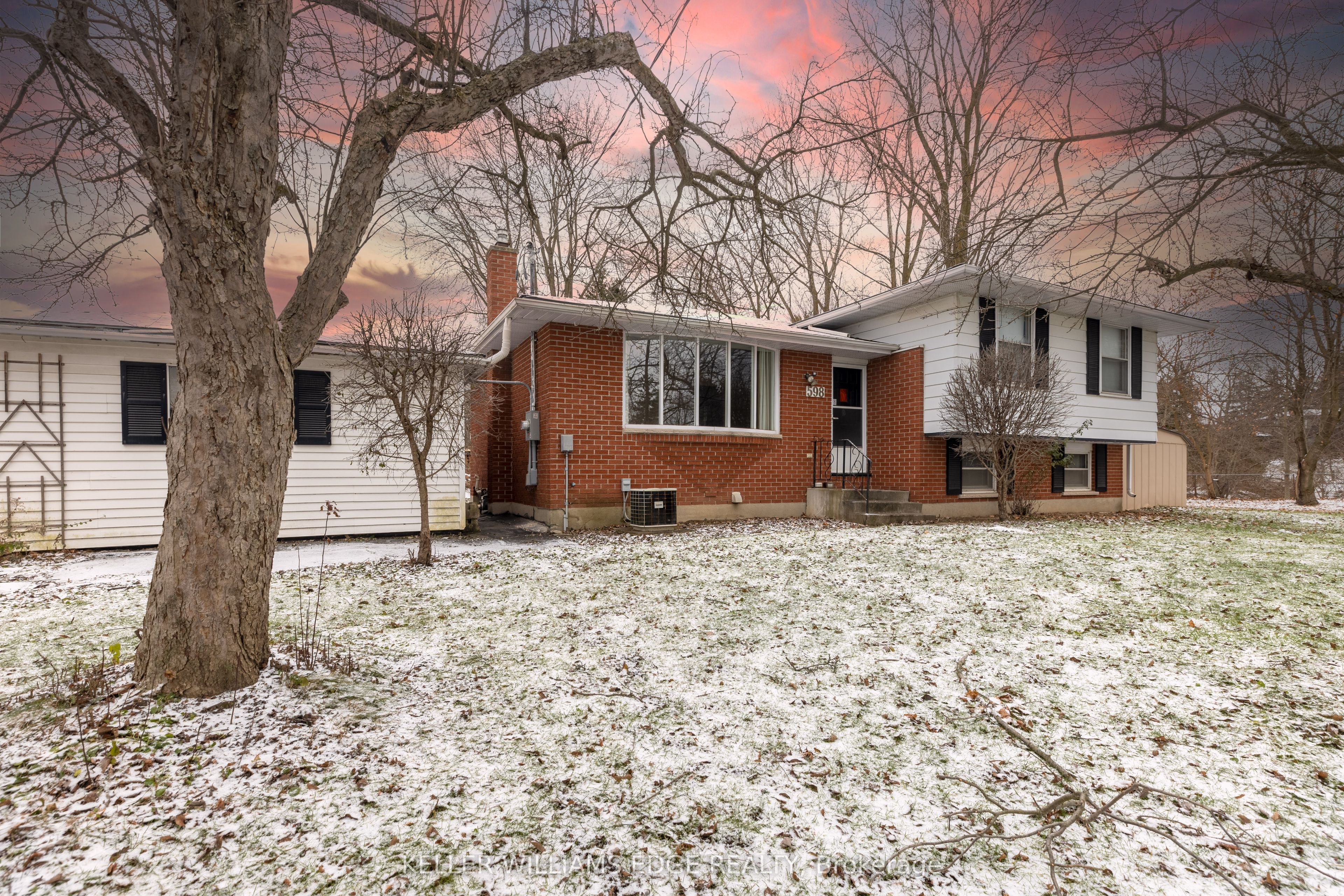 #upper - 598 Mapledale Avenue Property Photo 1