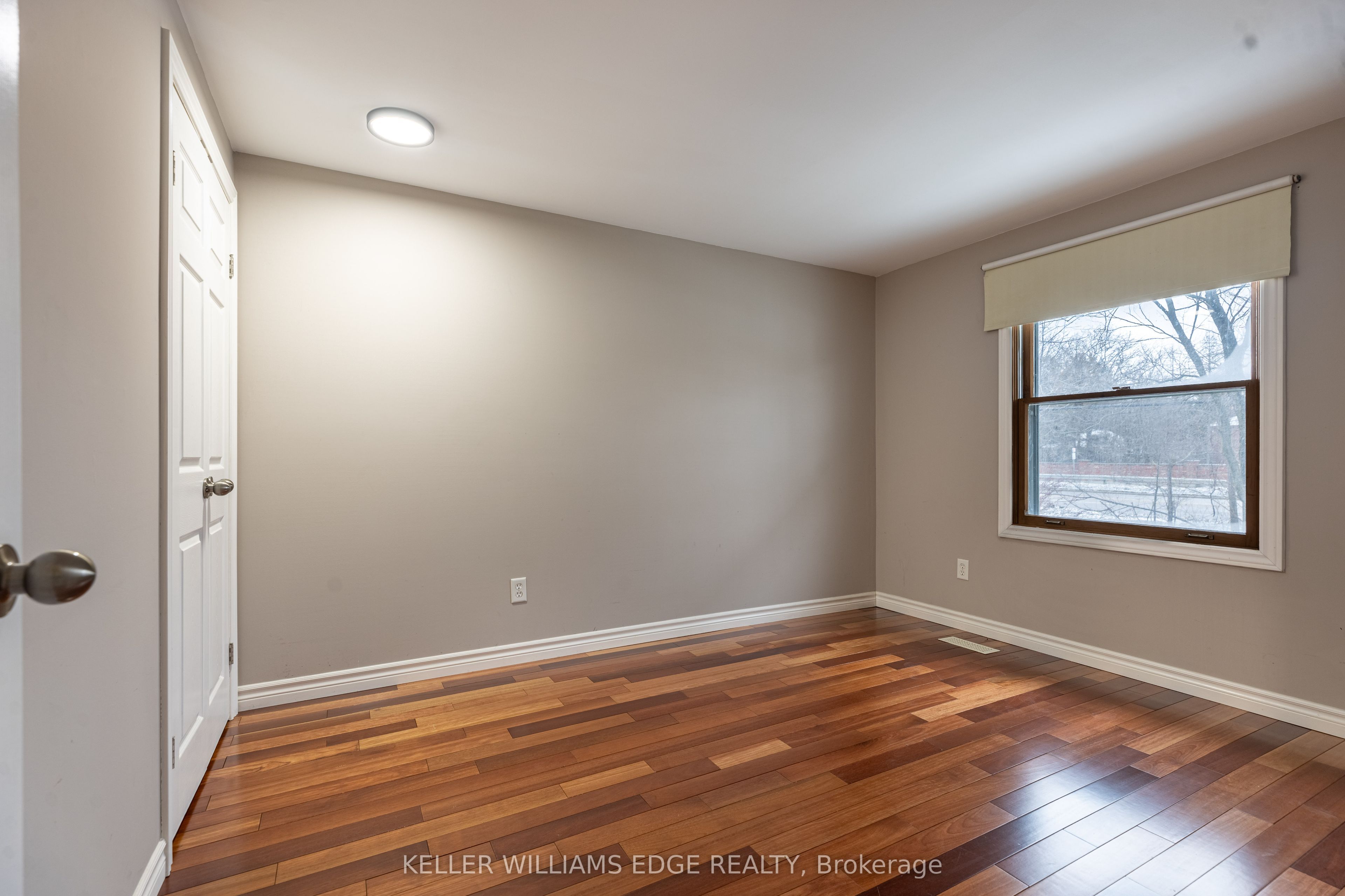 #upper - 598 Mapledale Avenue Property Photo 6