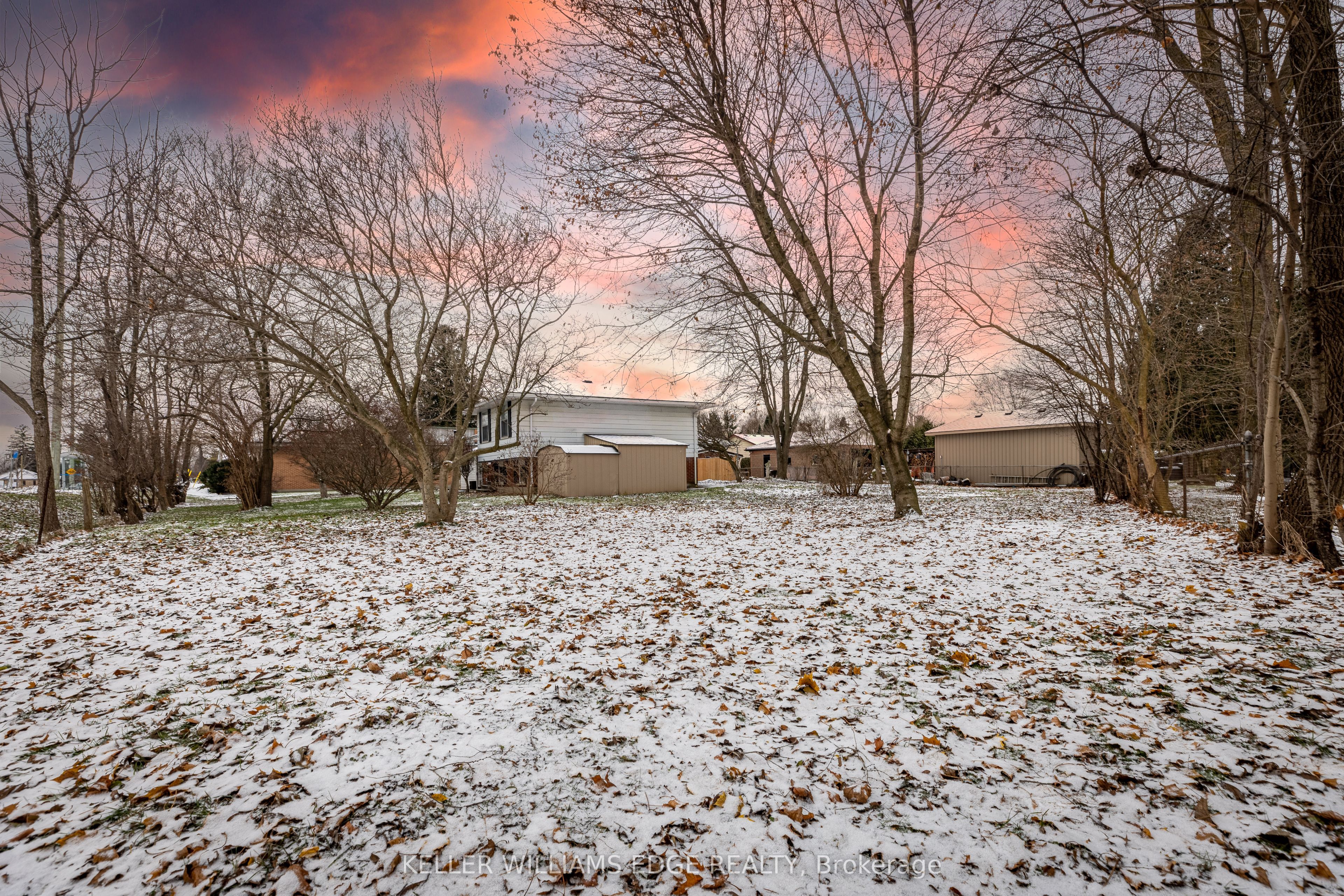 #upper - 598 Mapledale Avenue Property Photo 11