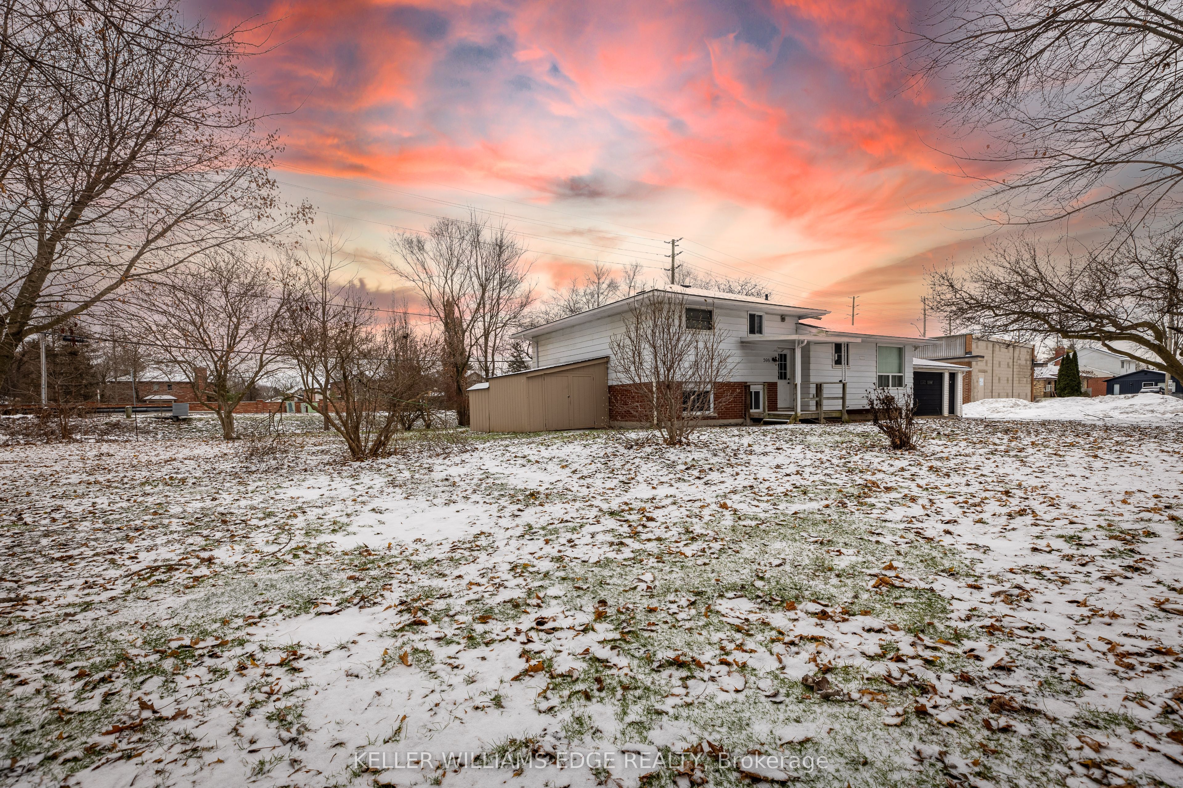 #upper - 598 Mapledale Avenue Property Photo 13