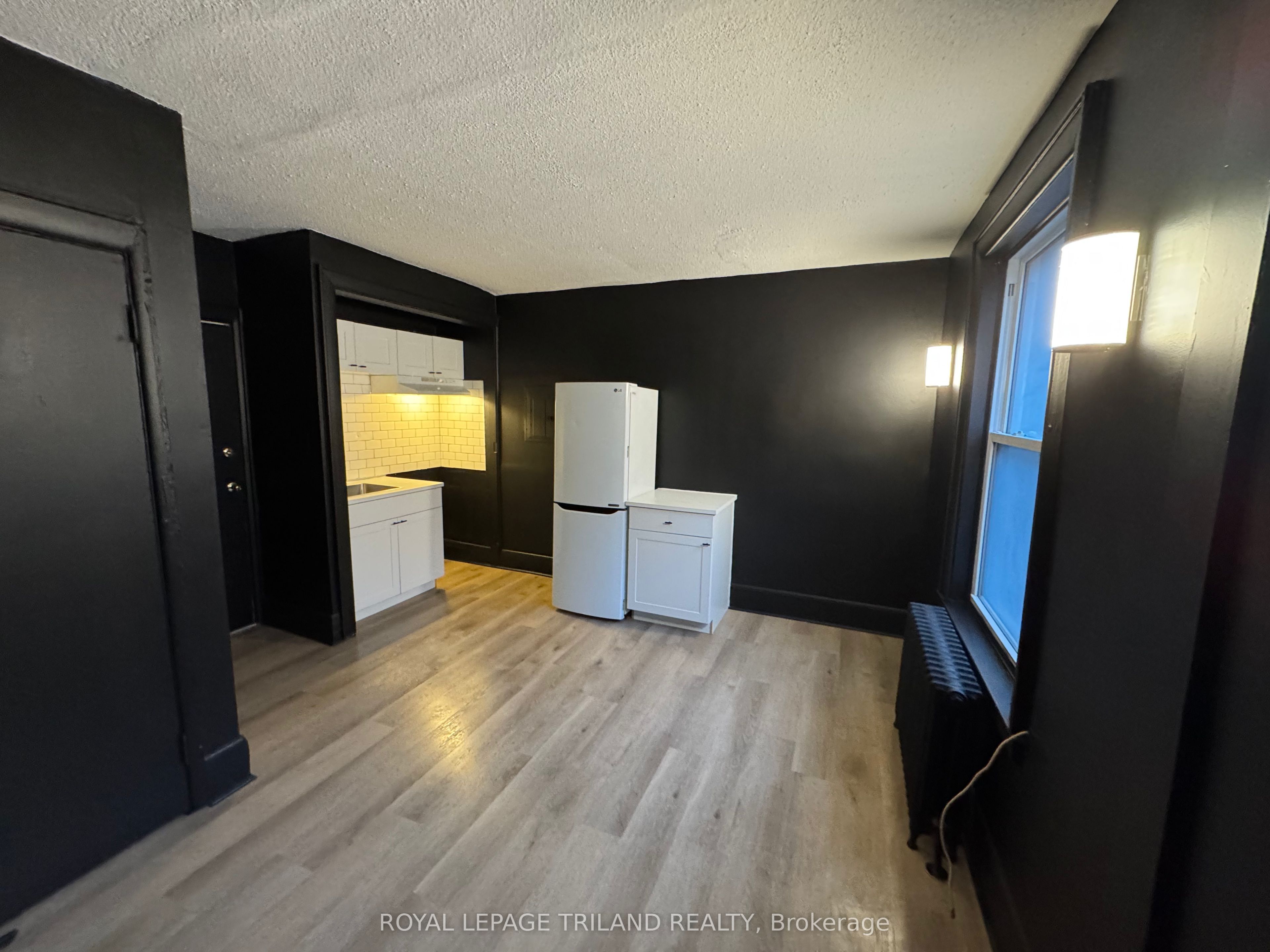 145 King Street Property Photo 12