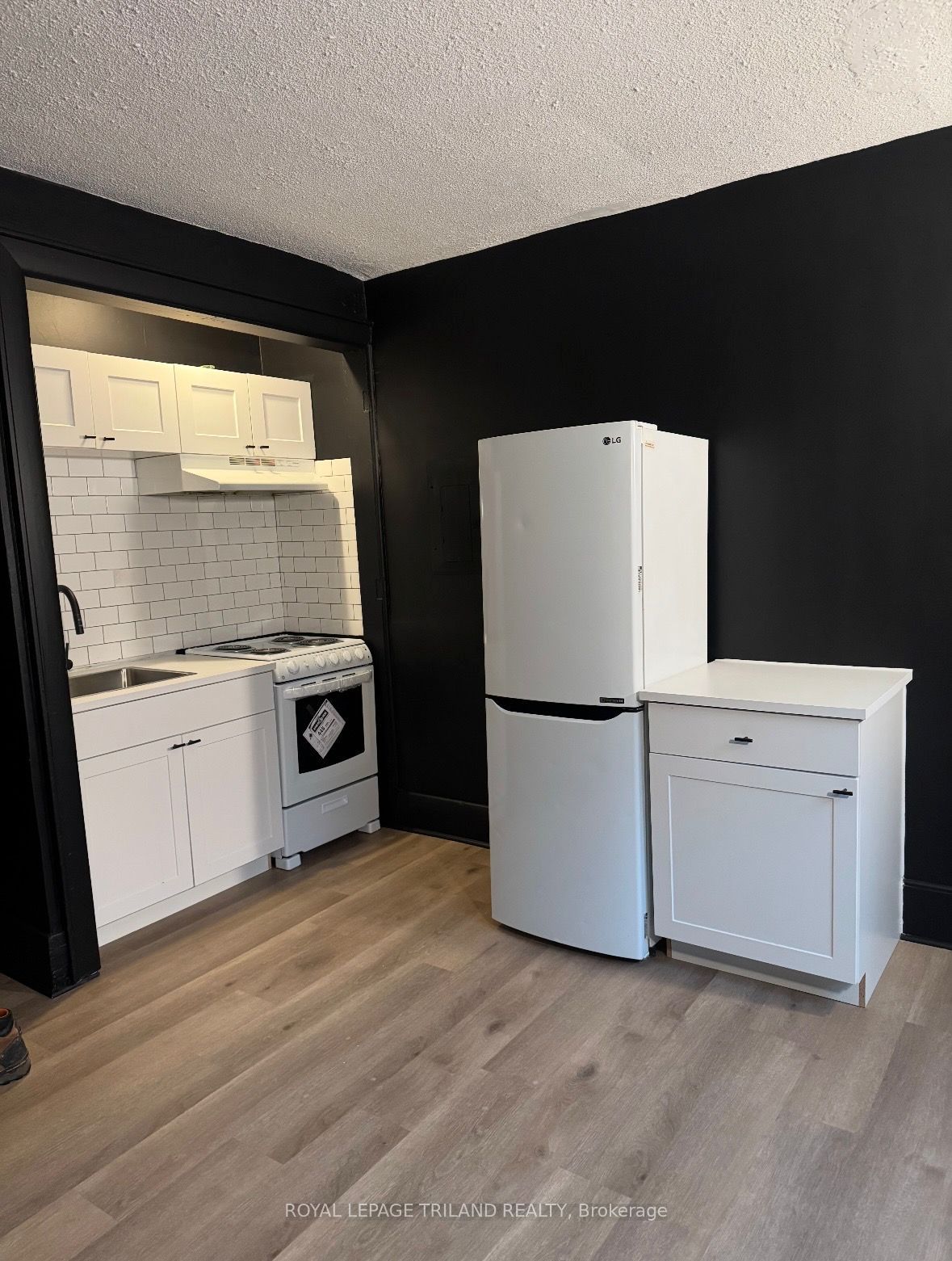 145 King Street Property Photo 14