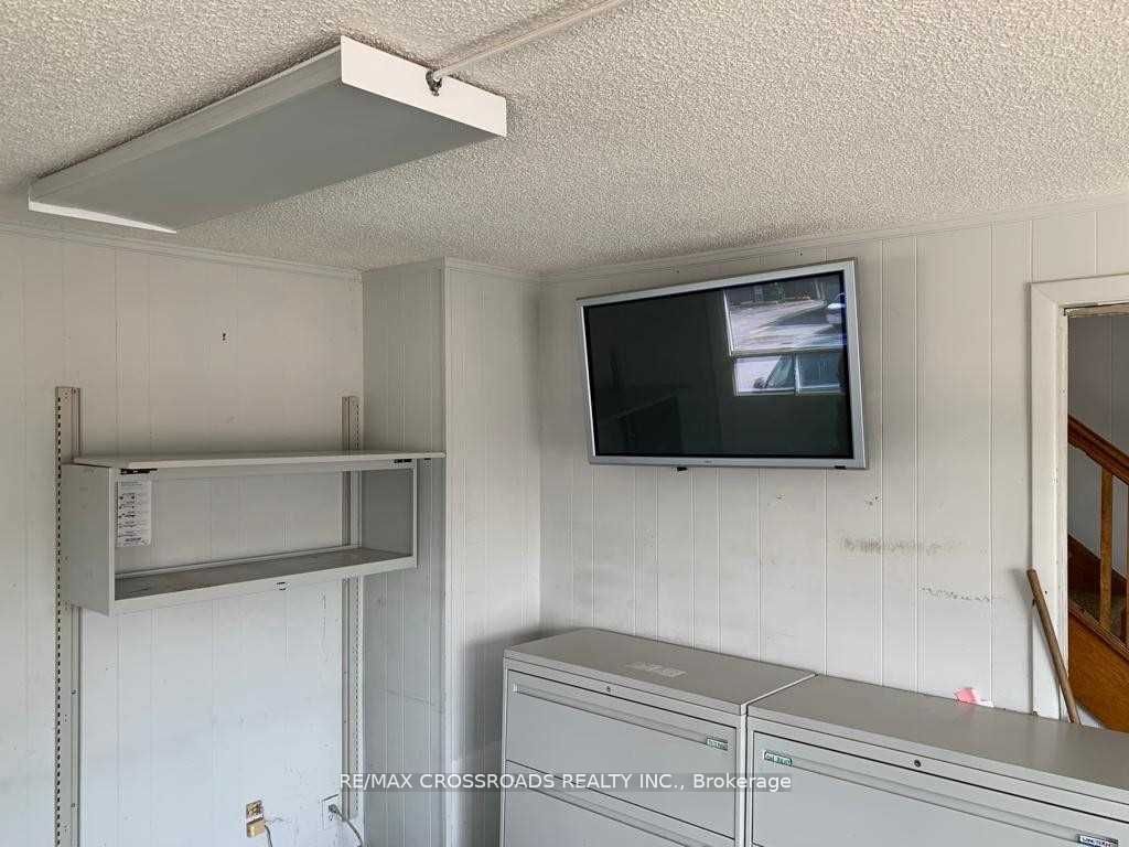 252 North Front Street Property Photo 8