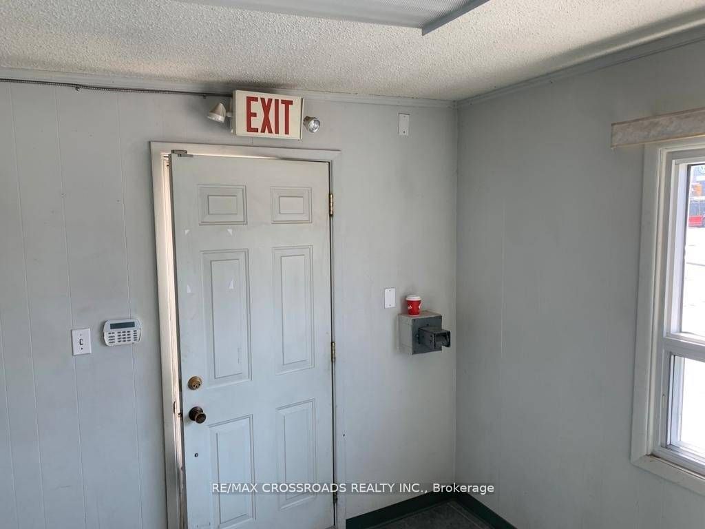 252 North Front Street Property Photo 10
