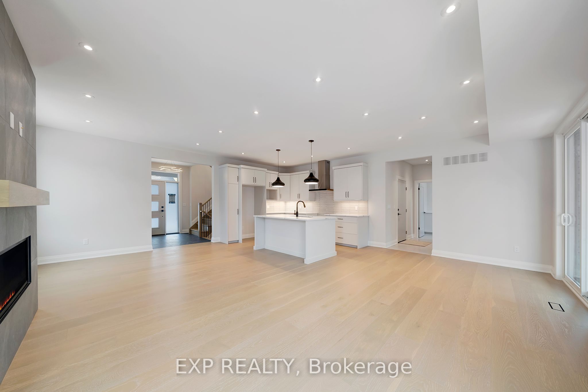 #4 - 24 Grapeview Drive Property Photo 8