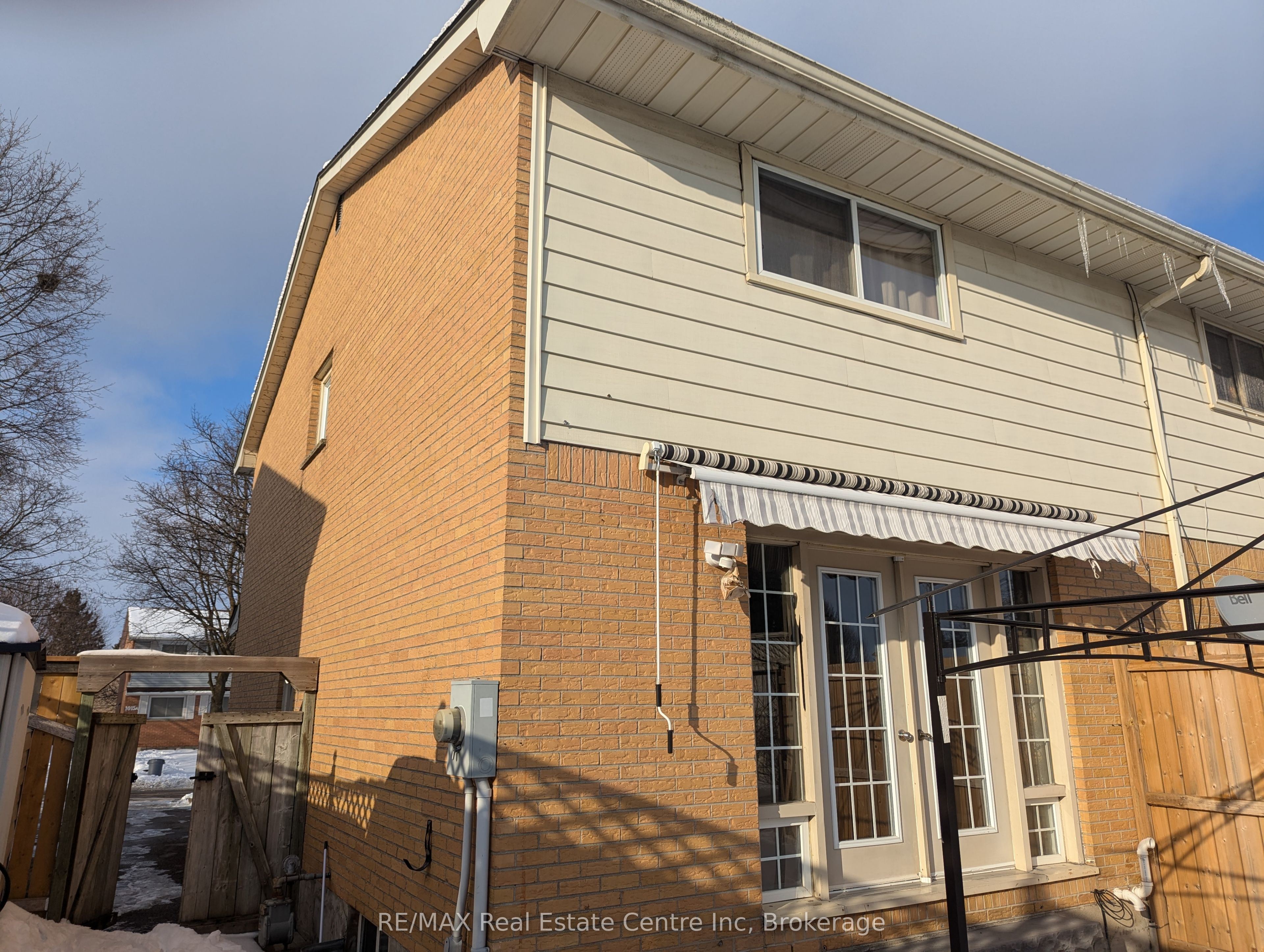 1014a Vanier Avenue Property Photo 7