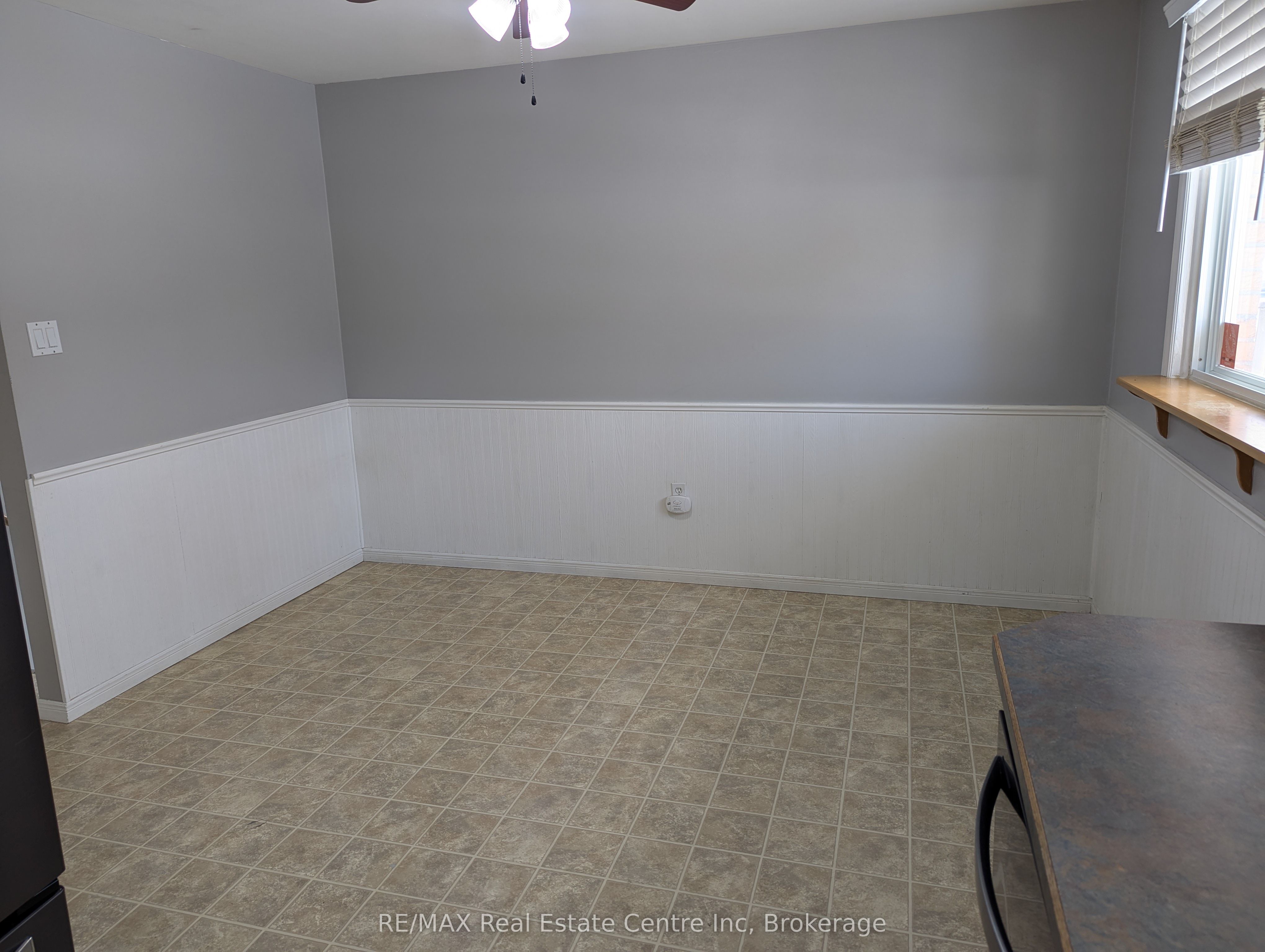 1014a Vanier Avenue Property Photo 13