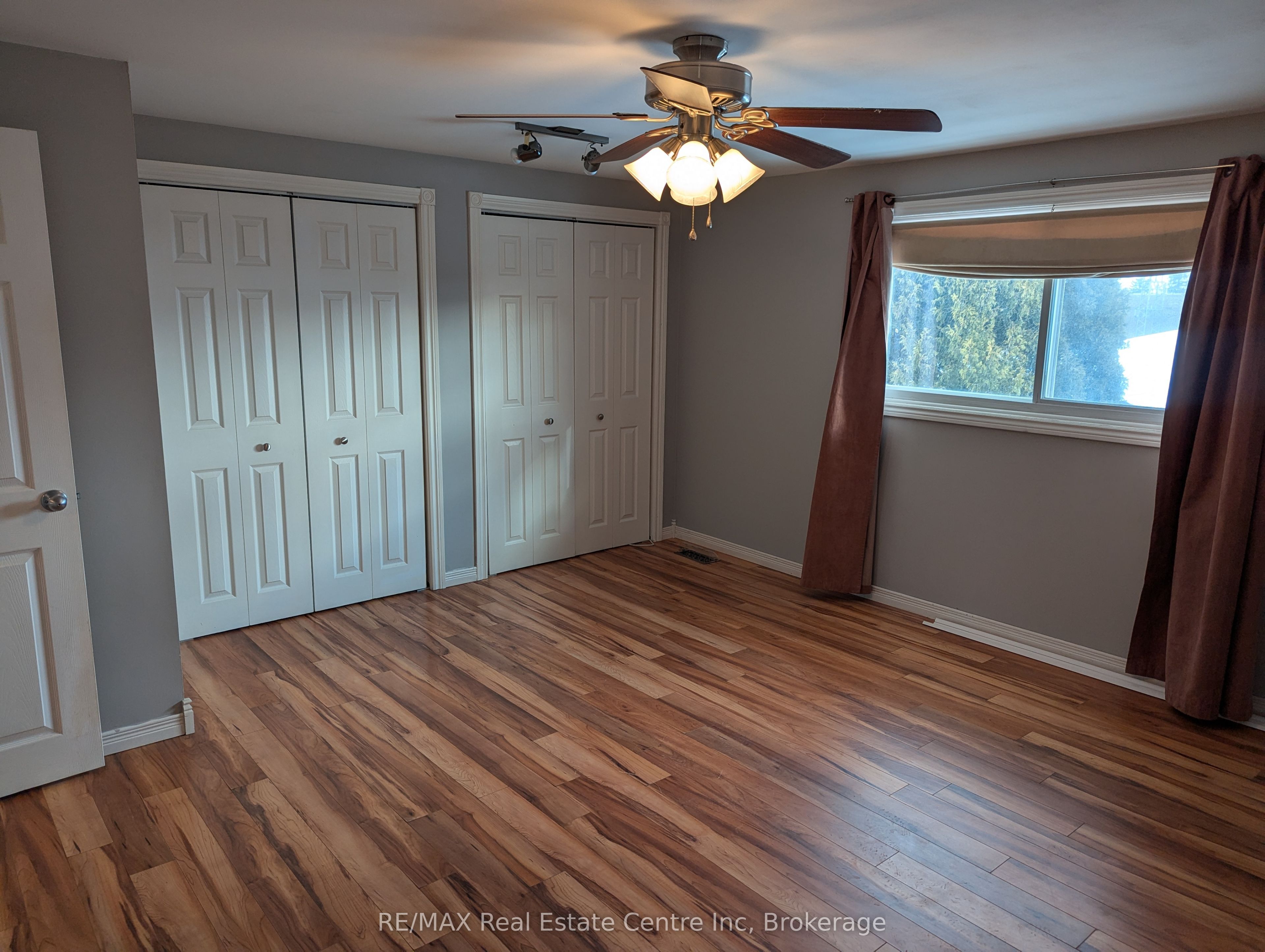 1014a Vanier Avenue Property Photo 19